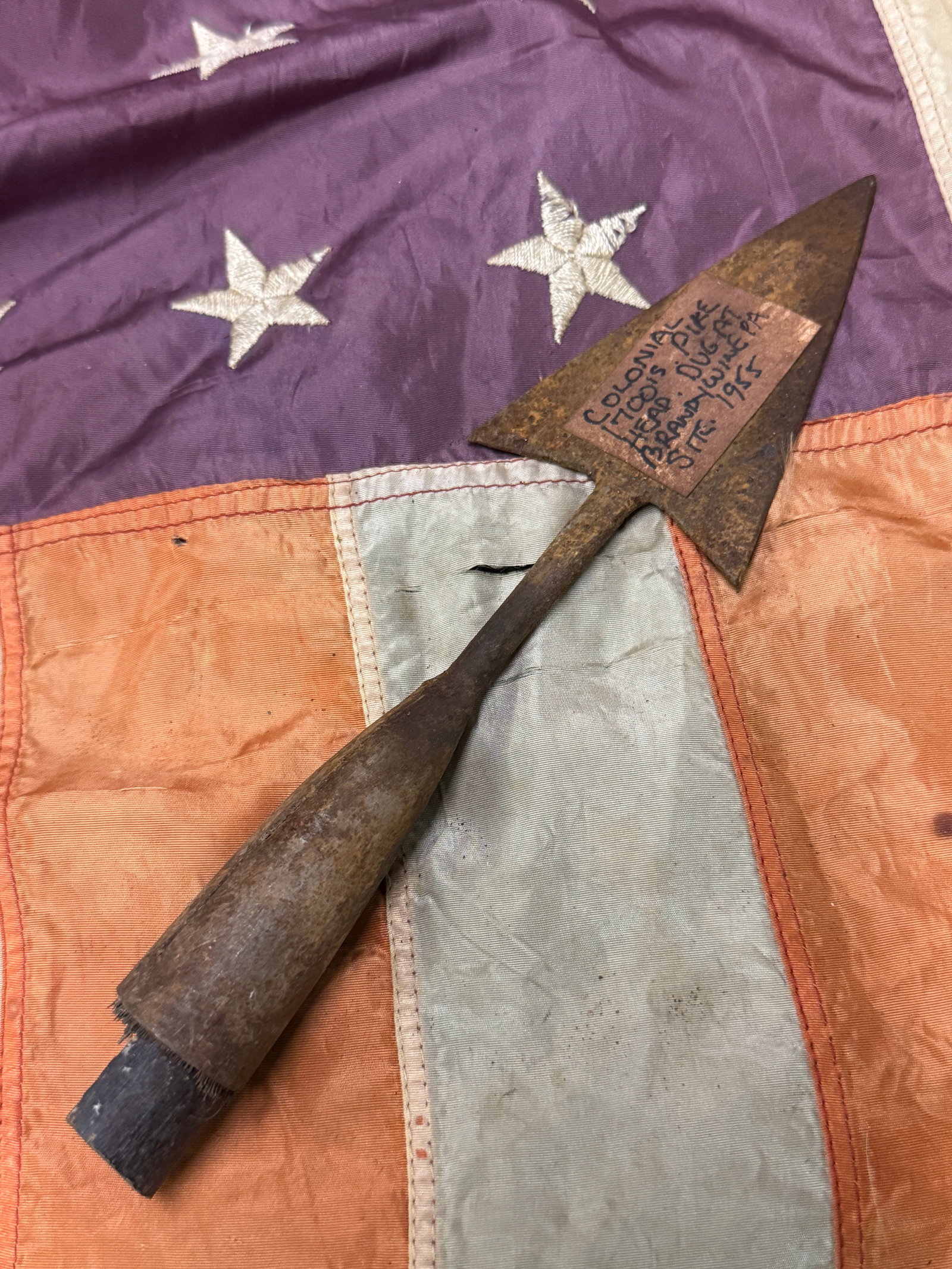 REVOLUTIONARY WAR ERA COLONIAL PIKE HEAD DUG AT BRANDYWINE, PA SITE IN 1955: REVOLUTIONARY WAR ERA COLONIAL PIKE HEAD DUG AT BRANDYWINE, PA SITE IN 1955. A VERY RARE EXAMPLE OF THE TIME PERIOD. PLEASE VIEW ALL DETAILED PICTURES.