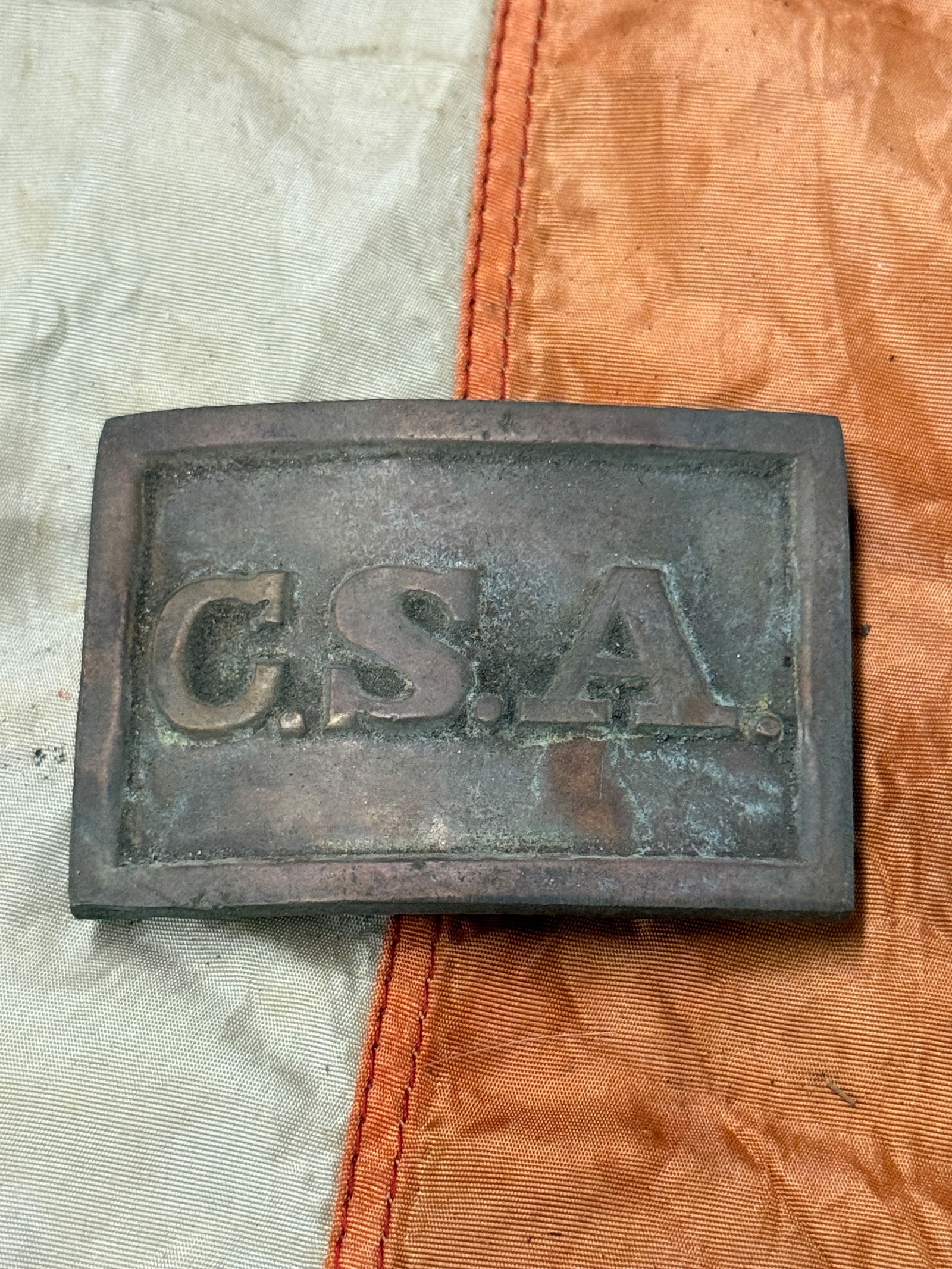 CIVIL WAR CONFEDERATE CSA RECTANGULAR BELT PLATE BUCKLE: CIVIL WAR CONFEDERATE CSA RECTANGULAR BELT PLATE BUCKLE. AN ULTRA RARE FIND THAT IS IN MINT OVERALL SHAPE AND CONDITION WITH A BEAUTIFUL OVERALL PATINA. HAS A GREAT LOOK TO IT WITH AN EXCELLENT OVERAL