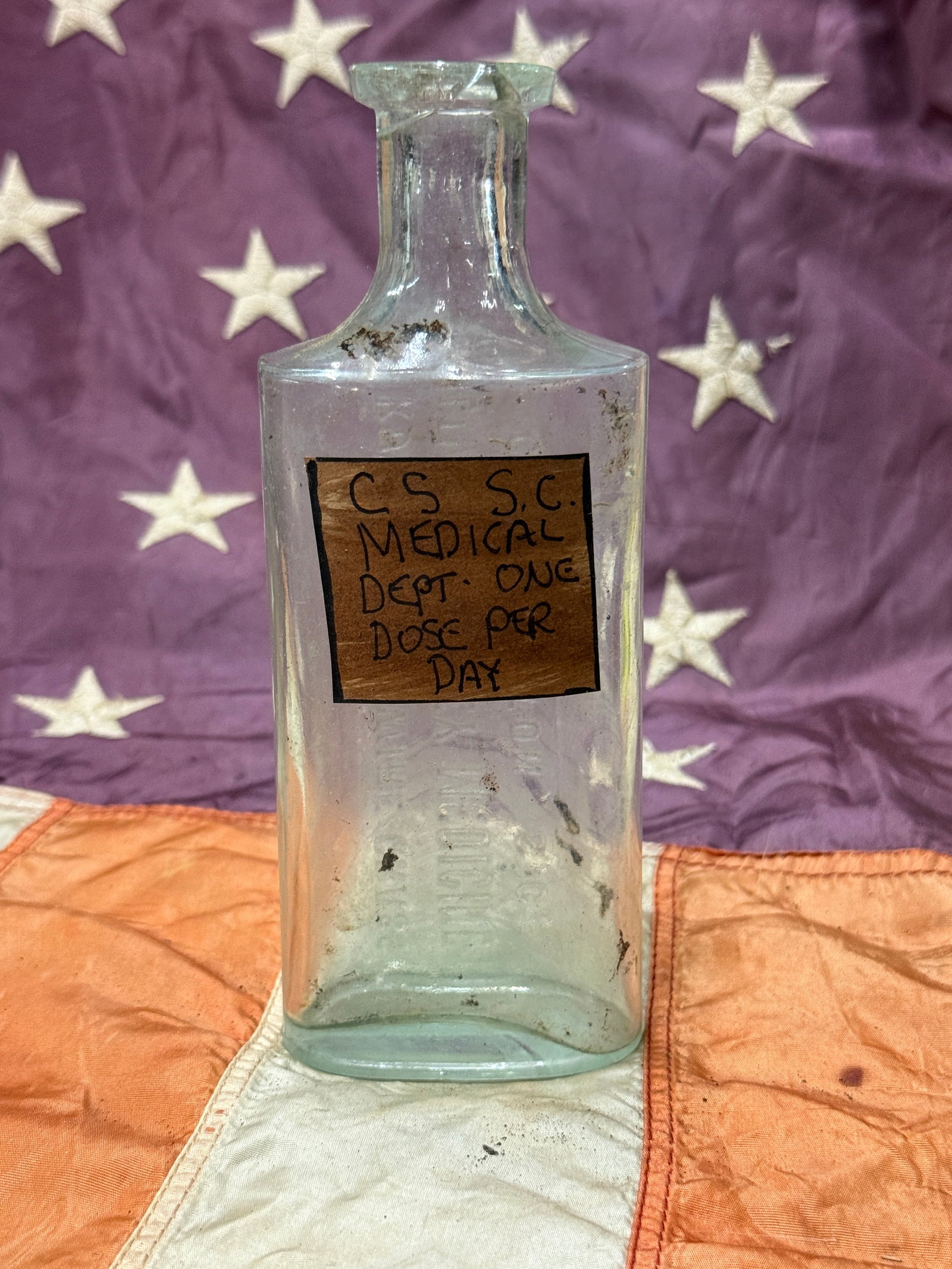 1800'S CONFEDERATE SOUTH CAROLINA C.S. MEDICAL DEPT MEDICINE GLASS BOTTLE: 1800'S CONFEDERATE SOUTH CAROLINA C.S. MEDICAL DEPT MEDICINE GLASS BOTTLE. A VERY RARE FIND. PLEASE VIEW ALL DETAILED PICTURES. WELL MARKED. A RARE FIND.