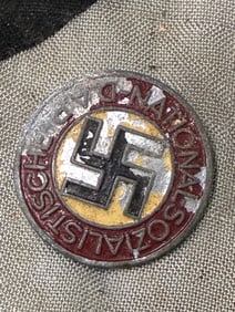 WW2 GERMAN NSDAP 3RD REICH PARTY ENAMELED MEMBERSHIP BADGE BY RZM