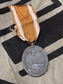 WWII German West Wall Medal (Deutsches Schutzwall-Ehrenzeichen)
