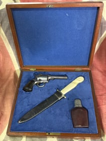 CASED IN BOX 1800'S REMINGTON PISTOL WITH BONE HANDLE BOWIE KNIFE & FLASK SET