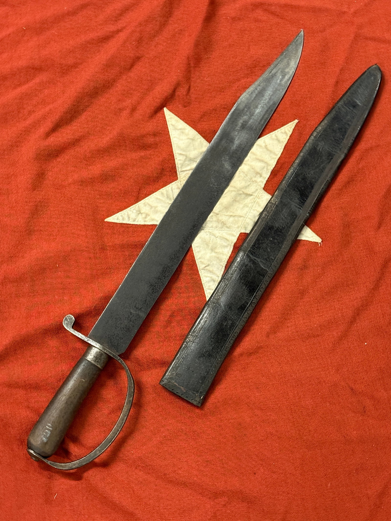 LARGE CONFEDERATE CIVIL WAR D-GUARD BOWIE KNIFE BY NASHVILLE PLOW WORKS CS 1861: LARGE CONFEDERATE CIVIL WAR D-GUARD BOWIE KNIFE BY NASHVILLE PLOW WORKS CS 1861. COMES WITH THE ORIGINAL LEATHER SHEATH. HAS A GREAT LOOK TO IT WITH AN EXCELLENT OVERALL EYE APPEAL. MARKED NASHVILLE P