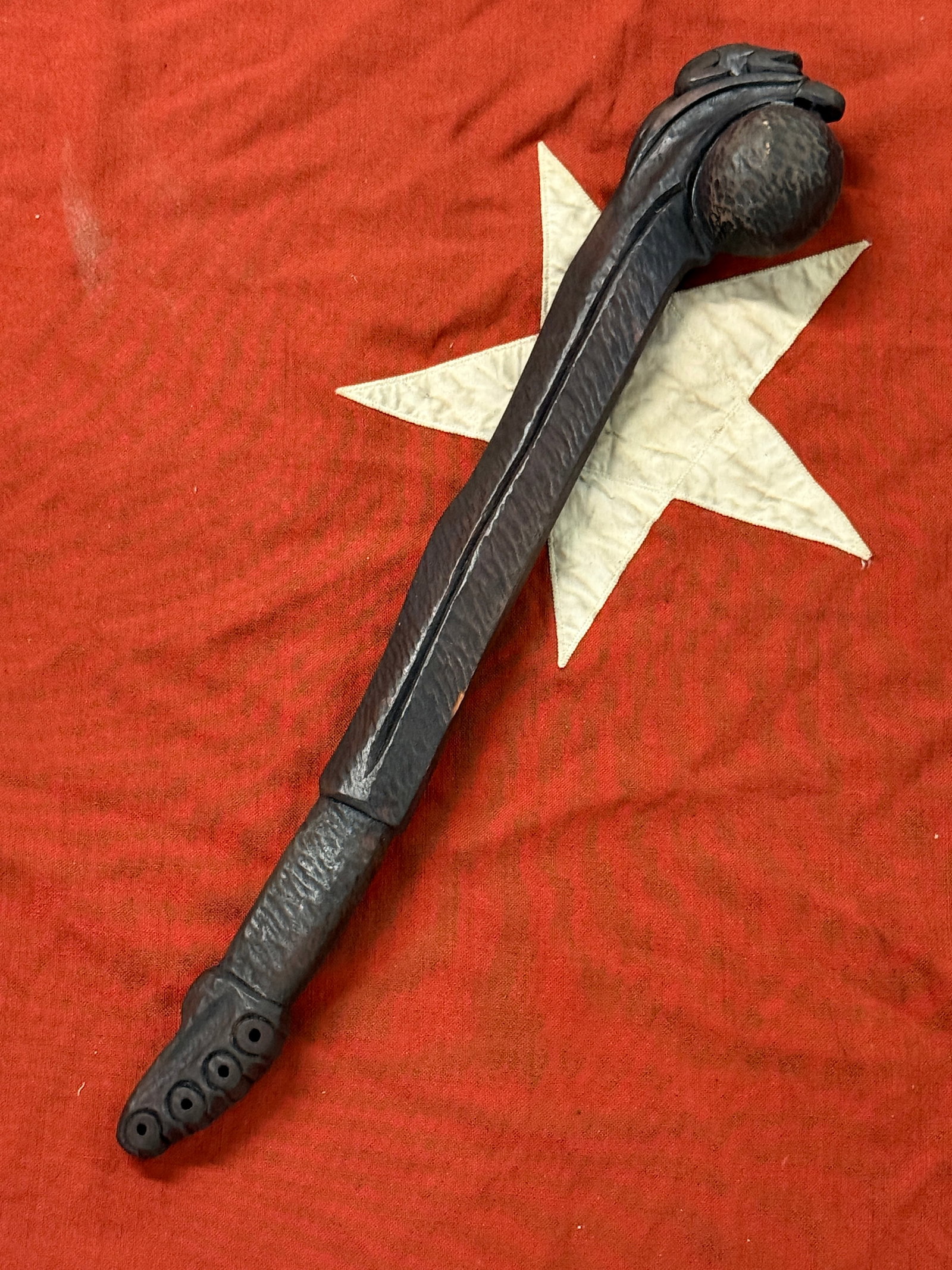 1800'S NATIVE AMERICAN WAR CLUB DEPECTING FROG ON SNAKE HEAD AND BALL IN SNAKE MOUTH: 1800'S NATIVE AMERICAN WAR CLUB DEPECTING FROG ON SNAKE HEAD AND BALL IN SNAKE MOUTH. AN ULTRA RARE FIND THAT IS IN MINT OVERALL SHAPE AND CONDITION WITH A BEAUTIFUL OVERALL PATINA. HAS A GREAT LOOK T