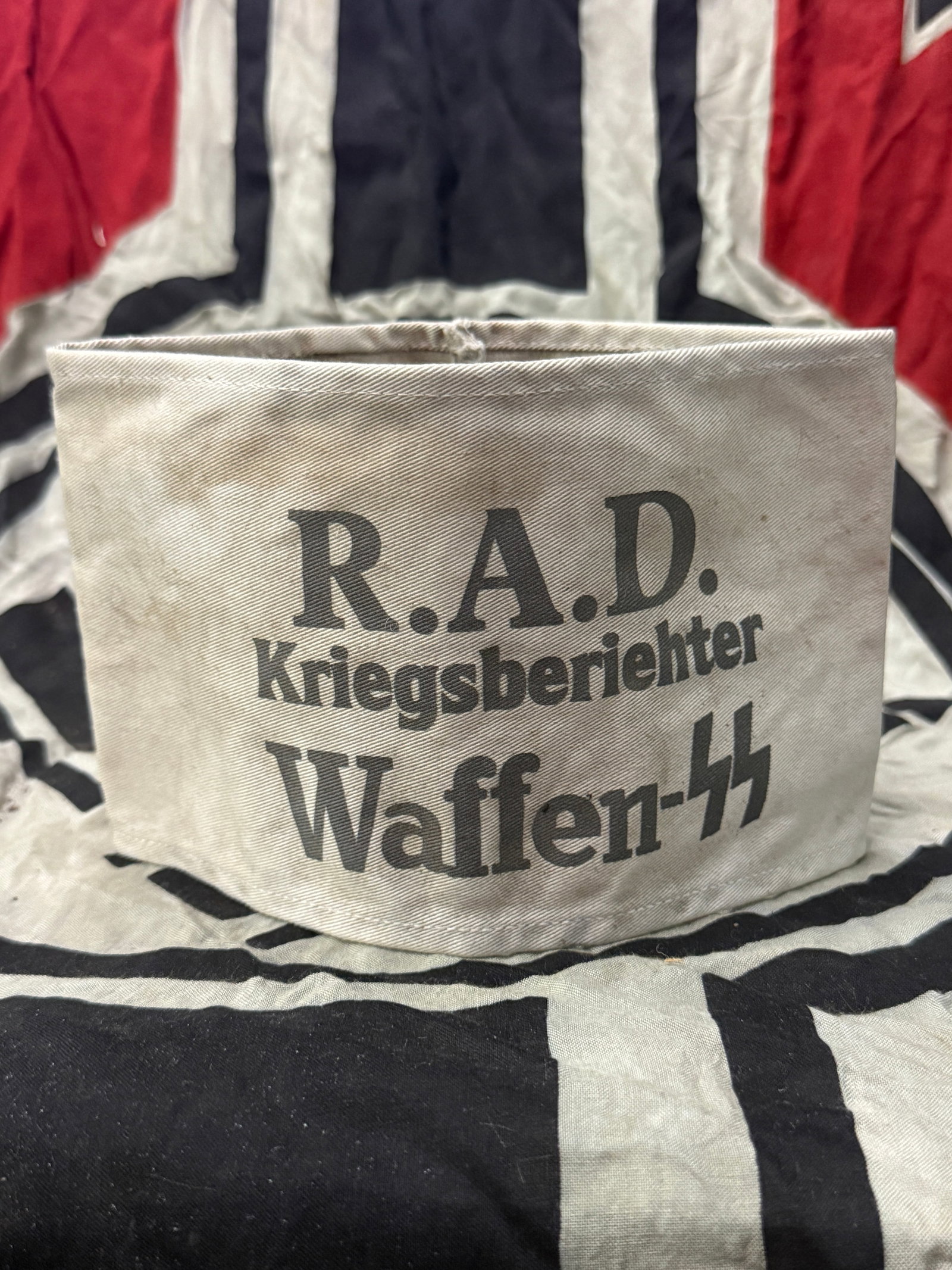 RARE WW2 GERMAN R.A.D. KRIEGSBERIEHTER WAFFEN-SS ARMBAND: RARE WW2 GERMAN R.A.D. KRIEGSBERIEHTER WAFFEN-SS ARMBAND. AN ULTRA RARE FIND THAT IS IN MINT OVERALL SHAPE AND CONDITION WITH A BEAUTIFUL OVERALL PATINA. SHOWS GOOD WEAR AND USE. PLEASE VIEW ALL DETAI