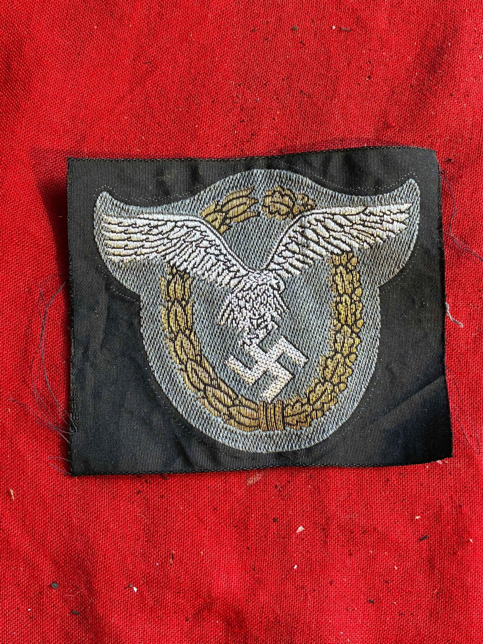 WW2 GERMAN LUFTWAFFE PILOT OBSERVER BADGE PATCH INSIGNIA: WW2 GERMAN LUFTWAFFE PILOT OBSERVER BADGE PATCH INSIGNIA. A VERY RARE EXAMPLE THAT IS IN MINT OVERALL SHAPE AND CONDITION WITH A BEAUTIFUL OVERALL PATINA. SHOWS GOOD WEAR AND USE. PLEASE VIEW ALL DETA