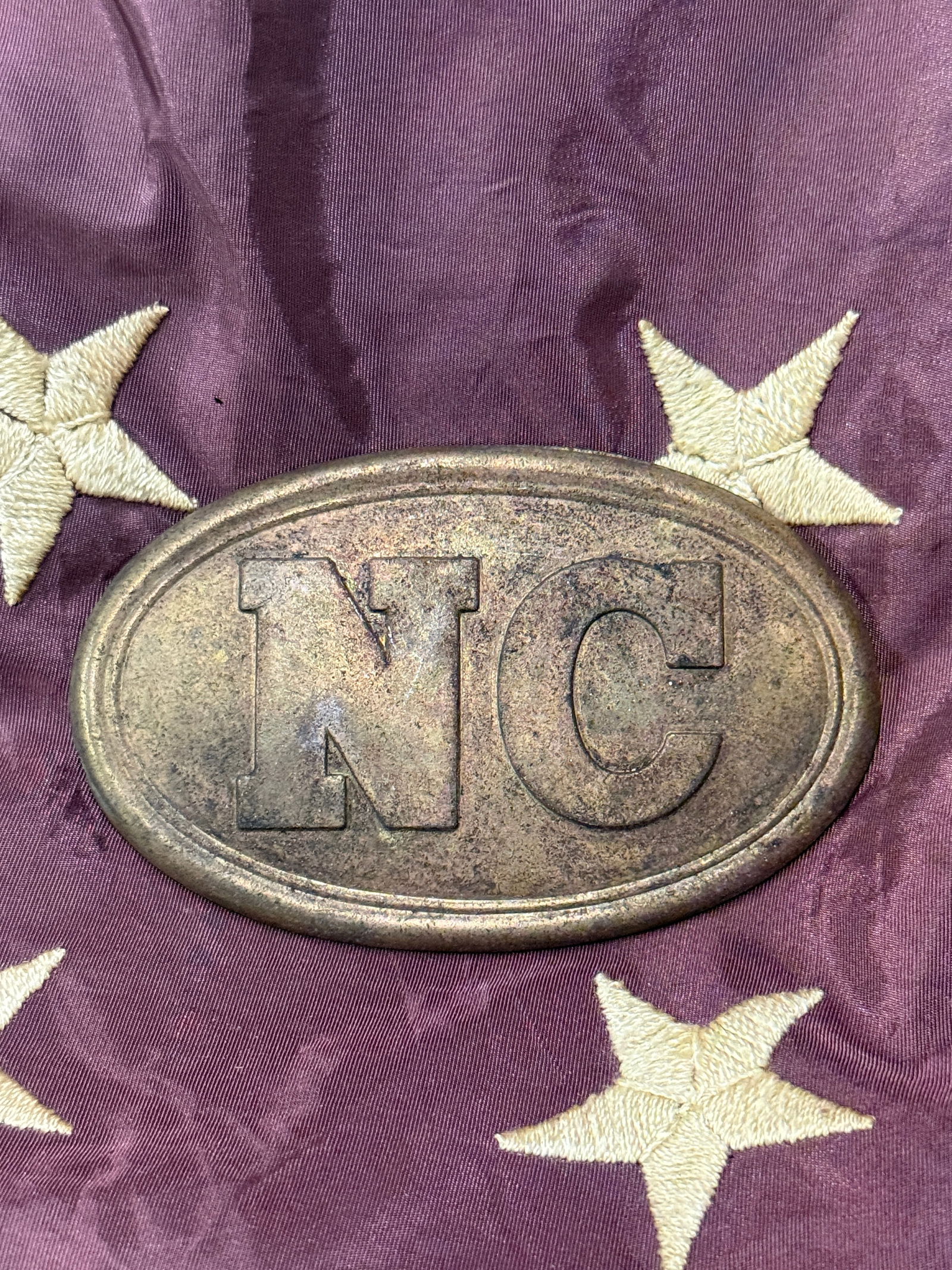 CIVIL WAR CONFEDERATE CSA N.C. NORTH CAROLINA OVAL BELT PLATE BUCKLE: CIVIL WAR CONFEDERATE CSA N.C. NORTH CAROLINA OVAL BELT PLATE BUCKLE. COMES FROM A LARGE COLLECTION. SHOWS GOOD WEAR AND USE WITH A BEAUTIFUL OVERALL PATINA. HAS A GREAT LOOK TO IT WITH AN EXCELLENT O