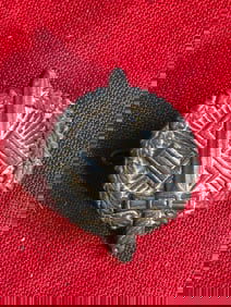 NSKOV BADGE – NATIONAL SOCIALISM WAR WICTIMS ORGANISATION DONATION – TINNIE – GERMANY – WWII