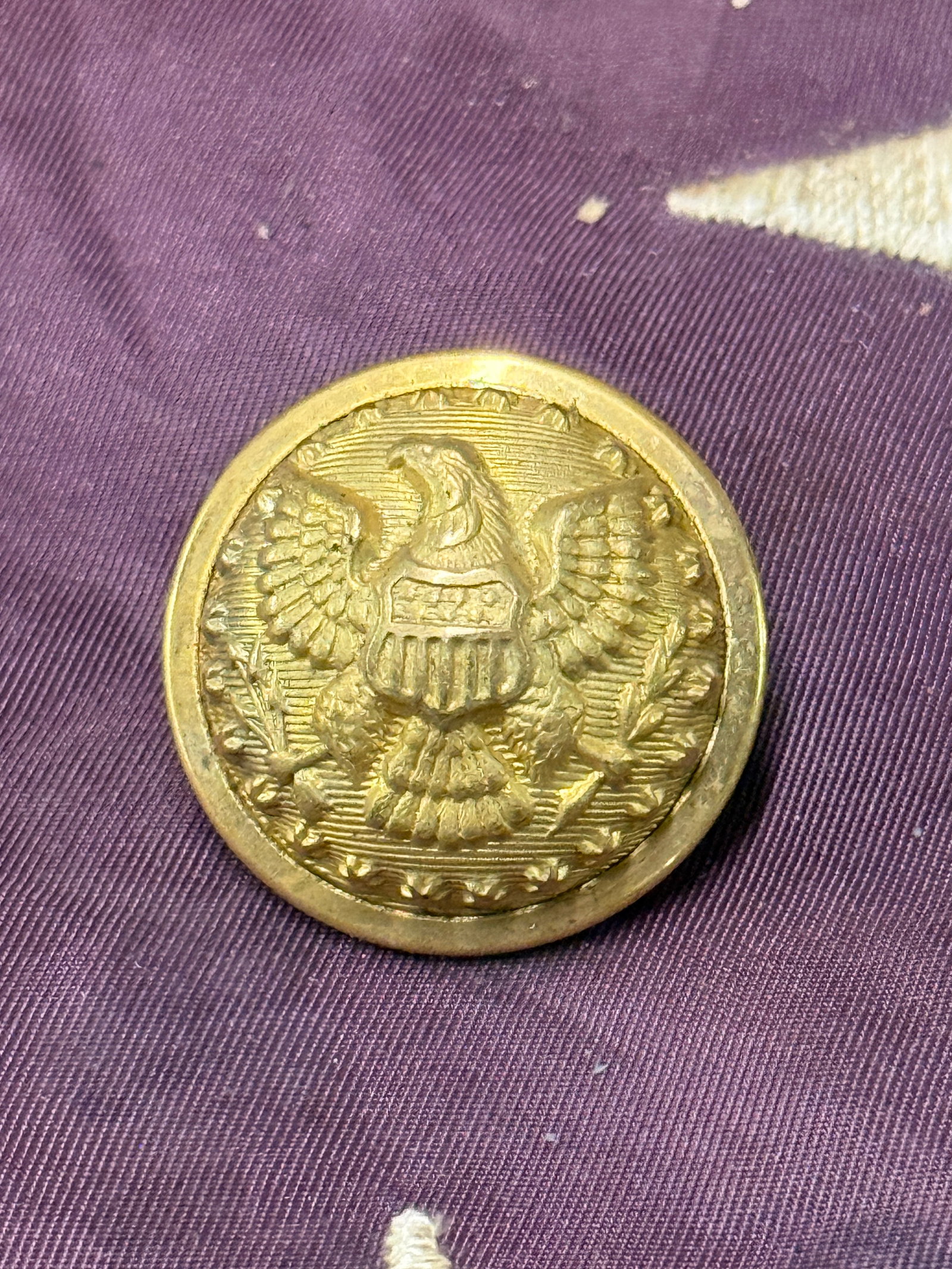 CIVIL WAR UNION GENERAL STAFF BUTTON BY HORSTMANN: CIVIL WAR UNION GENERAL STAFF BUTTON BY HORSTMANN. A VERY RARE EXAMPLE THAT IS IN MINT OVERALL SHAPE AND CONDITION WITH A BEAUTIFUL OVERALL PATINA. HAS A GREAT LOOK TO IT WITH AN EXCELLENT OVERALL EYE