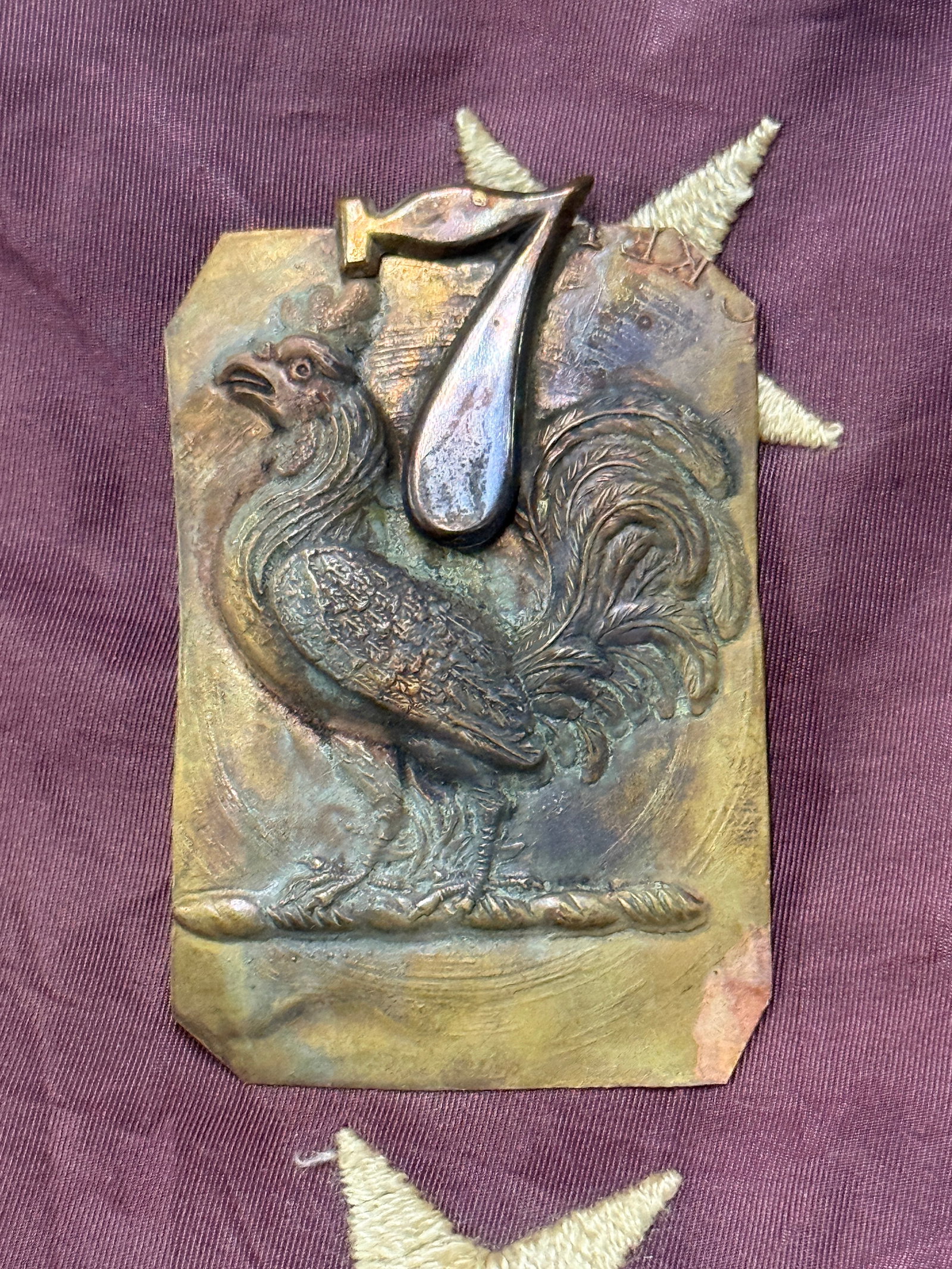CIVIL WAR 7TH OHIO POULTRY FARMERS HEADGEAR BADGE INSIGNIA: CIVIL WAR 7TH OHIO POULTRY FARMERS HEADGEAR BADGE INSIGNIA. A VERY RARE EXAMPLE THAT IS IN MINT OVERALL SHAPE AND CONDITION WITH A BEAUTIFUL OVERALL PATINA. HAS A GREAT LOOK TO IT WITH AN EXCELLENT OV