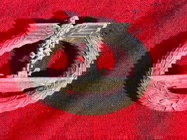 German WWII Kriegsmarine Metal U-Boat War Badge by Schwerin Berlin 68