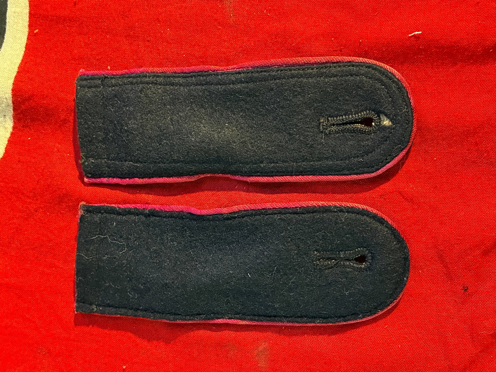 WWII Heer Army or SS Enlisted Panzer Wrap Style Shoulderboards - Matched Pair: WWII Heer Army or SS Enlisted Panzer Wrap Style Shoulderboards - Matched Pair. This is a matched pair of Panzer Armored Corps Mannschaften Schulterklappen (Enlisted personnel Shoulder straps), as used