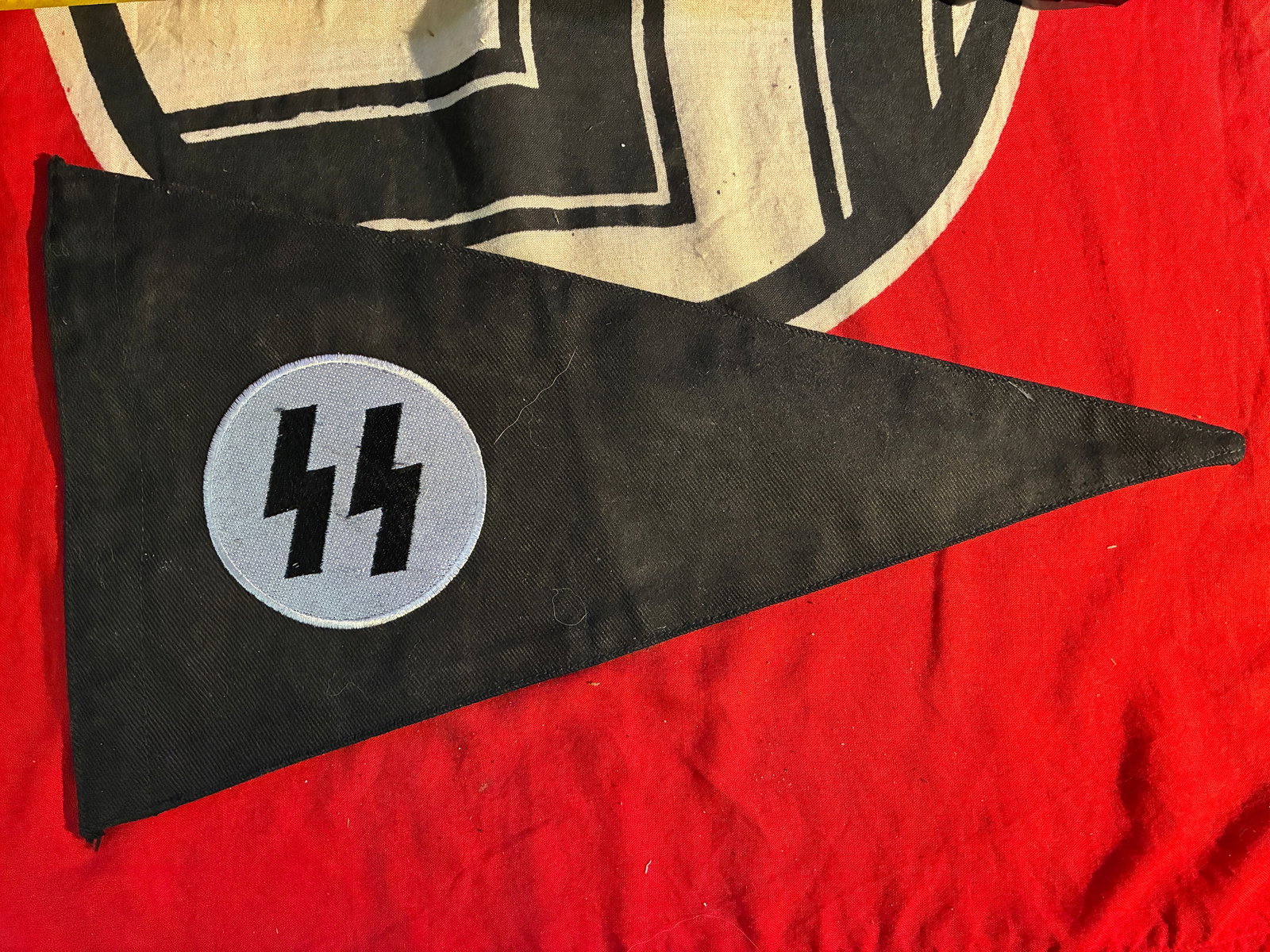 SCARCE WW2 GERMAN WAFFEN SS VEHICLE PENNANT: SCARCE WW2 GERMAN WAFFEN SS VEHICLE PENNANT. A VERY RARE DOUBLE SIDED EXAMPLE THAT IS IN MINT OVERALL SHAPE AND CONDITION WITH A BEAUTIFUL OVERALL PATINA. PLEASE VIEW ALL DETAILED PICTURES. A SCARCE E