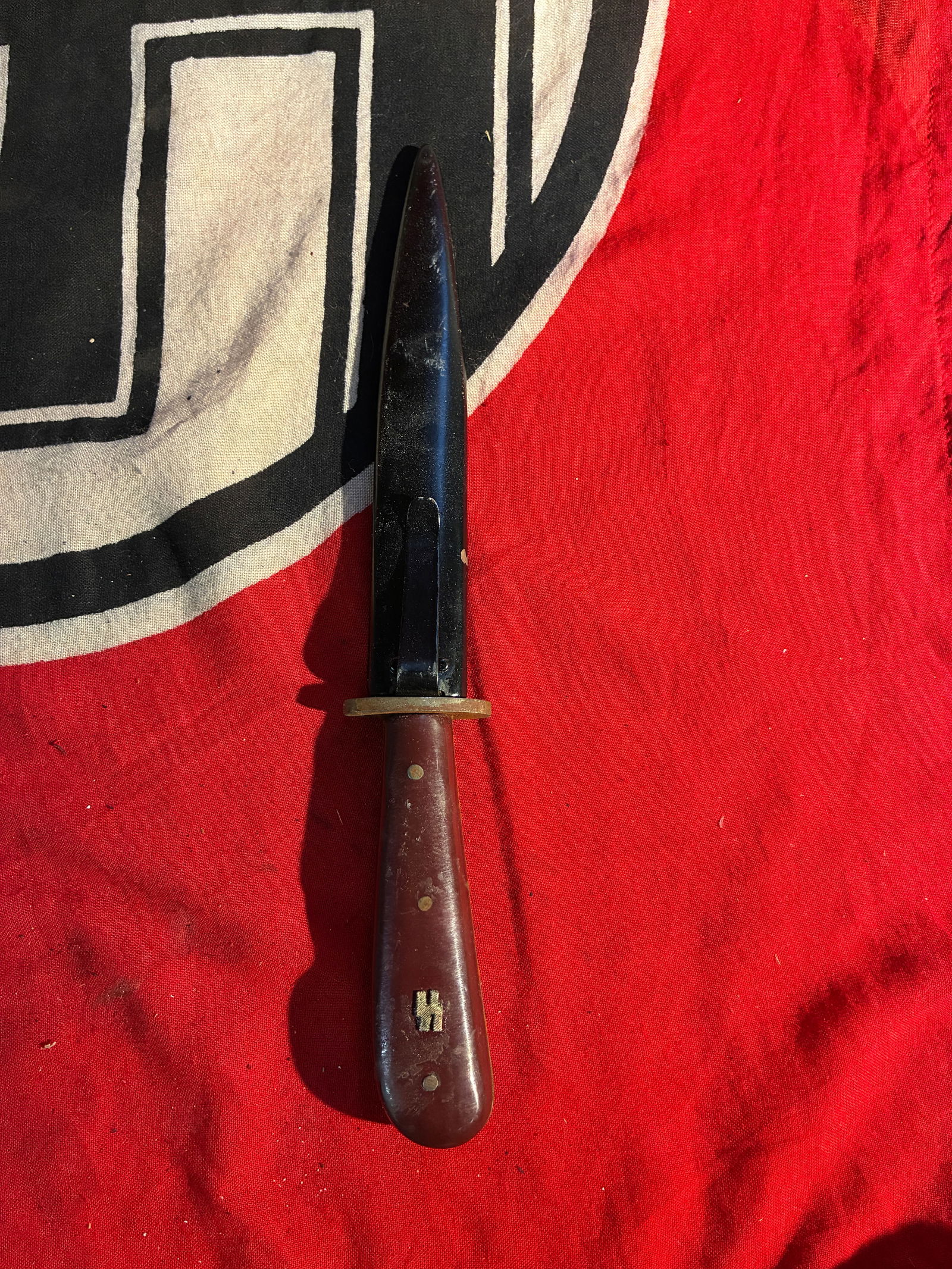 WW2 GERMAN WAFFEN SS OFFICER BOOT KNIFE DAGGER: WW2 GERMAN WAFFEN SS OFFICER BOOT KNIFE DAGGER. A VERY RARE FIND. COMES WITH THE ORIGINAL SCABBARD. PLEASE VIEW ALL DETAILED PICTURES. A RARE EXAMPLE.