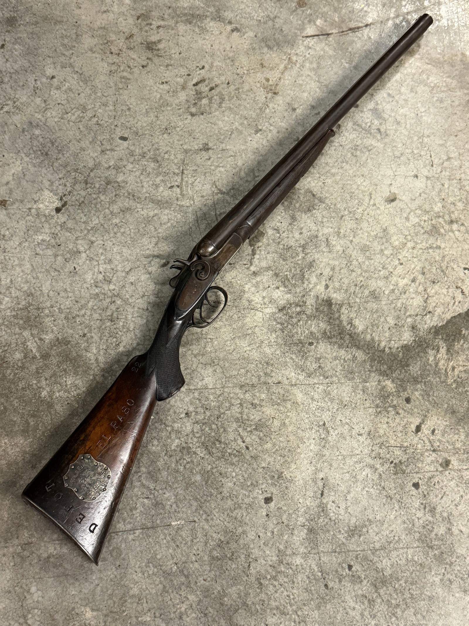 ANTIQUE 1893 WELLS FARGO & CO. BELGIUM ROYAL DAMSCUS DOUBLE BARREL PERC. SHOTGUN: ANTIQUE WELLS FARGO & CO. BELGIUM ROYAL DAMSCUS DOUBLE BARREL PERC. SHOTGUN. Double Barreled percussion shotgun reads "Belgium Royal Damascus" atop the barrel and "A. Greener" as a makers mark on unde