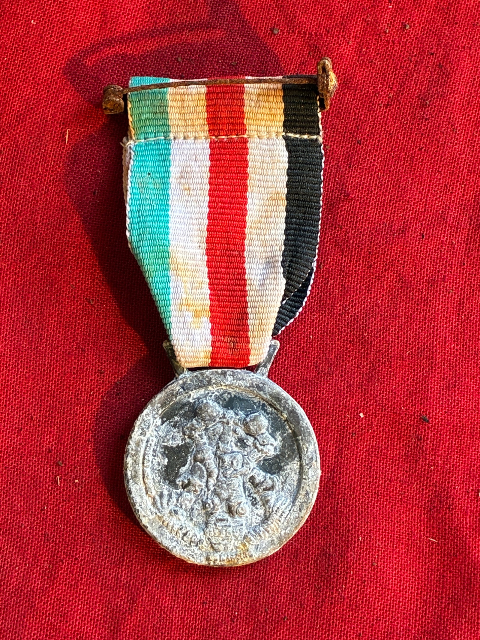 WW2 Italian/German African Campaign Medal: WW2 Italian/German African Campaign Medal. This is a nice original Italian/German African Campaign Medal. The medal is in used condition. Shows good wear and use with a beautiful overall patina. A rar
