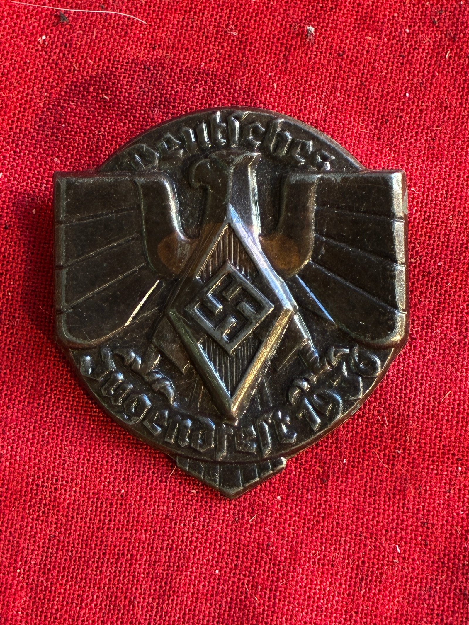 1936 Hitler Youth Festival Day (Jugendfest) Tinnie: 1936 Hitler Youth Festival Day (Jugendfest) Tinnie. This is a 1936 tinnie for Hitler Youth Festival Day (Jugendfest). "Hitler Youth" was initially an organization formed to groom teenagers as anti-Sem