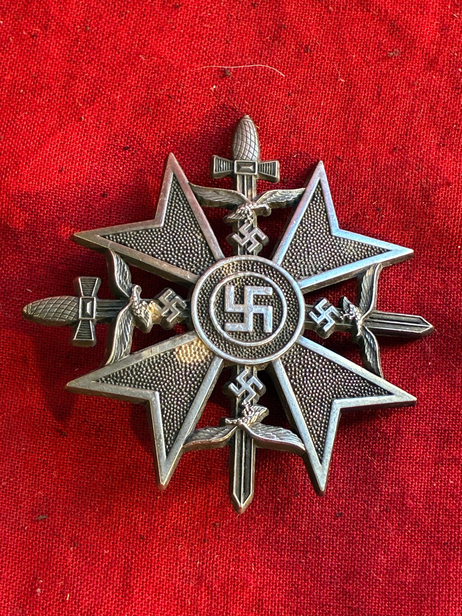 RARE WW2 GERMAN SPANISH CROSS IN SILVER WITH SWORDS: RARE WW2 GERMAN SPANISH CROSS IN SILVER WITH SWORDS. A VERY RARE EXAMPLE THAT IS IN MINT OVERALL SHAPE AND CONDITION WITH A BEAUTIFUL OVERALL PATINA. SHOWS GOOD WEAR AND USE. PLEASE VIEW ALL DETAILED 
