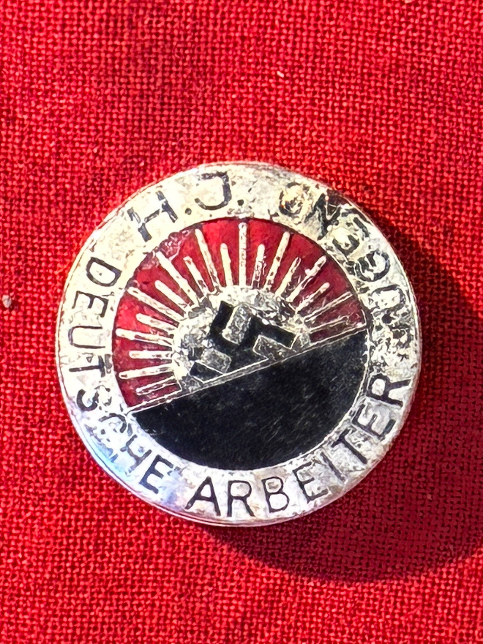 WW2 GERMAN HITLER YOUTH 1ST DESIGN MEMBERSHIP ENAMELED PIN BADGE BY RZM M1/129: WW2 GERMAN HITLER YOUTH 1ST DESIGN MEMBERSHIP ENAMELED PIN BADGE BY RZM M1/129. The origins of the Hitler Jugend, (Hitler Youth), may be traced back to March 1922 with the formation of the Jugendbund 
