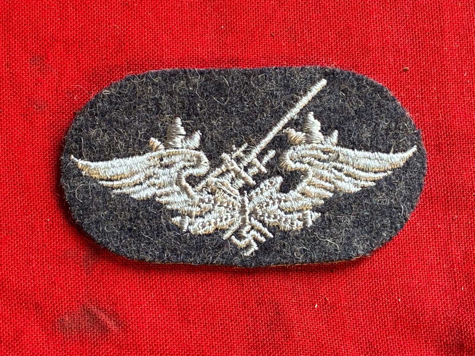 WW2 German Luftwaffe Flak Personnel Badge: WW2 German Luftwaffe Flak Personnel Badge. A rare find. Shows good wear and use with a beautiful overall patina. Please view all deteailed pictures. A rare find.