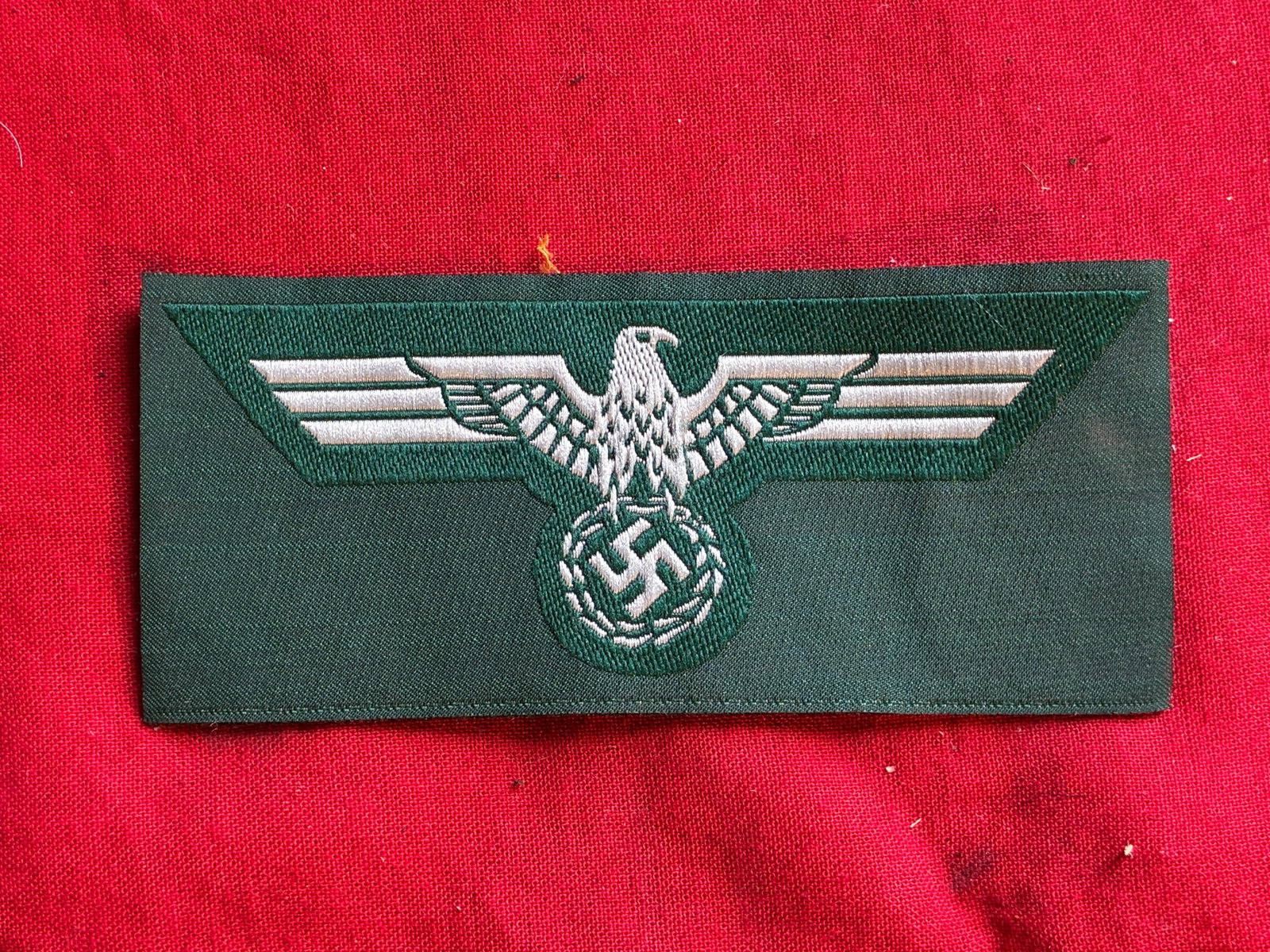 WWII German Army (Heer) EM/NCO M-36 Breast Eagle: WWII German Army (Heer) EM/NCO M-36 Breast Eagle. he German army originally adopted a slightly modified version of the NSDAP’s national eagle by order on February 17TH 1934, with instructions to hav