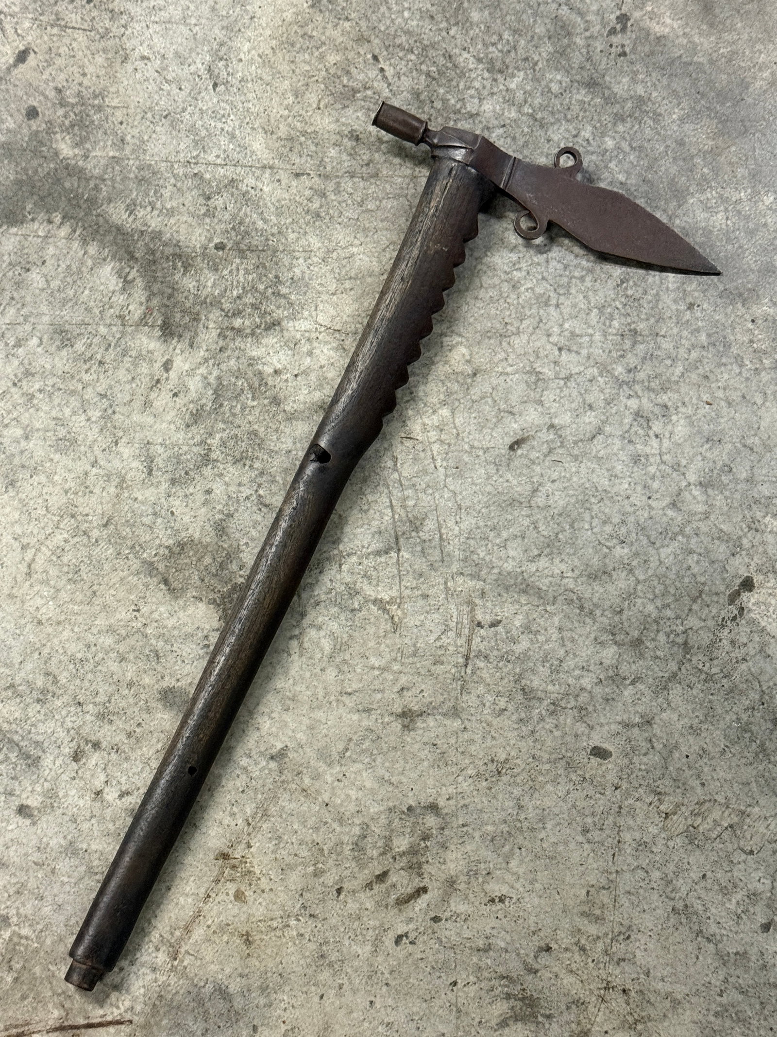 ANTIQUE 1800'S FRENCH & INDIAN SPONTOON TYPE PIPE TOMAHAWK: The French influence is easily seen in the decoration loops of this hand forged iron Spontoon tomahawk with a 24" chiseled shaft. Typical bleeding heart design with pipe bowl. length is 9.5". This tom