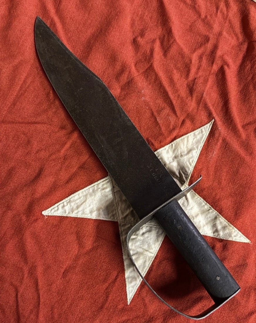 CIVIL WAR CONFEDERATE CSA CS 1861 GEORGIA MARKED D-GUARD CLIP POINT BOWIE KNIFE: CIVIL WAR CONFEDERATE CSA CS 1861 GEORGIA MARKED D-GUARD CLIP POINT BOWIE KNIFE. A VERY RARE FIND THAT IS IN MINT OVERALL SAHPE AND CONDITION WITH A BEAUTIFUL OVERALL PATINA. SHOWS GOOD WEAR AND USE. 
