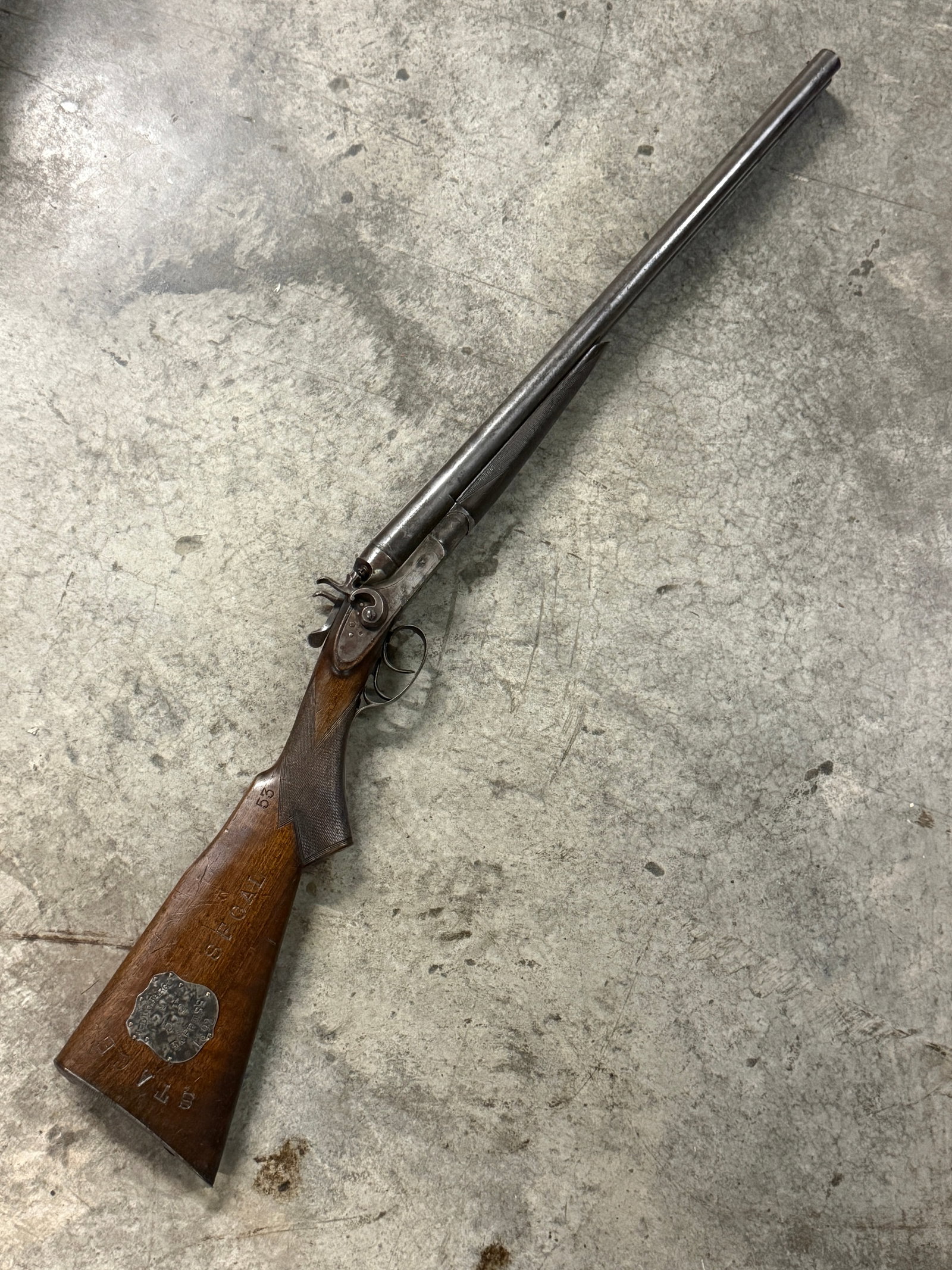 DATED 1892 WELLS FARGO EXPRESS #53 THE INTERCHANGEABLE DOUBLE BARREL SHOTGUN WITH ID: DATED 1892 WELLS FARGO EXPRESS #53 THE INTERCHANGEABLE DOUBLE BARREL SHOTGUN WITH ID. AN ULTRAR ARE FIND THAT IS IN MINT OVERALL SHAPE AND CONDITION WITH A BEAUTIFUL OVERALL PATINA. HAS A GREAT LOOK T