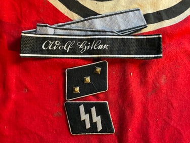 WW2 GERMAN GROUPING SET OF SS COLLAR TABS AND ADOLF HITLER CUFF TITLE