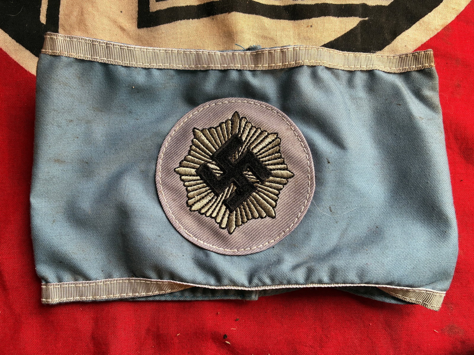 WW2 German RLB Officer Armband – 2nd Pattern: WW2 German RLB Officer Armband – 2nd Pattern. Shows good wear and use with a beautiful overall patina. Please view all detailed pictures. A rare example of the time period.