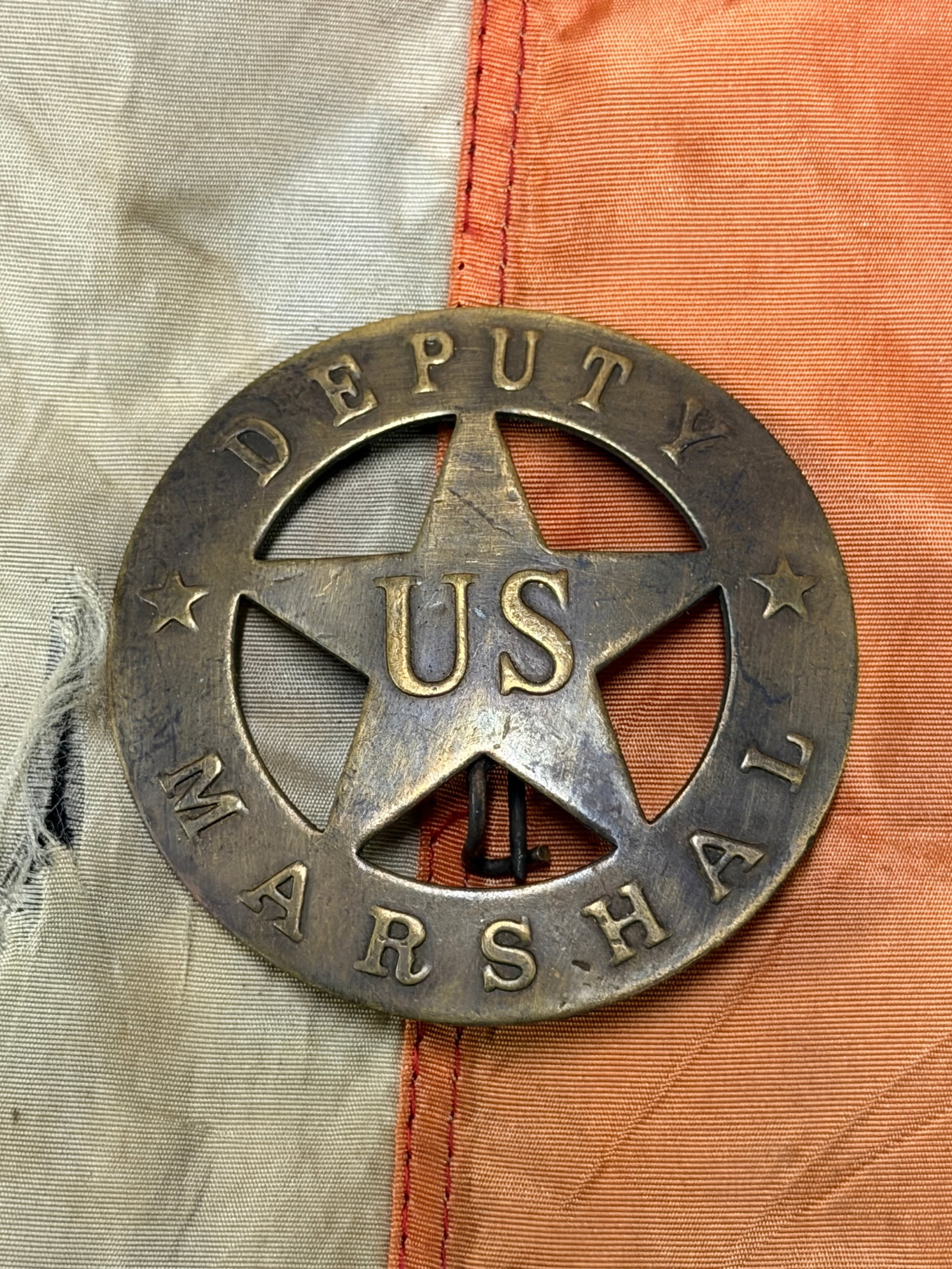ANTIQUE 1800'S DEPUTY US MARSHAL BADGE: ANTIQUE 1800'S DEPUTY US MARSHAL BADGE. A RARE FIND. SHOWS GOOD WEAR AND USE WITH A BEAUTIFUL OVERALL PATINA. HAS A GREAT LOOK TO IT WITH AN EXCELLENT OVERALL EYE APPEAL. A RARE FIND AND AN EXCELLENT 