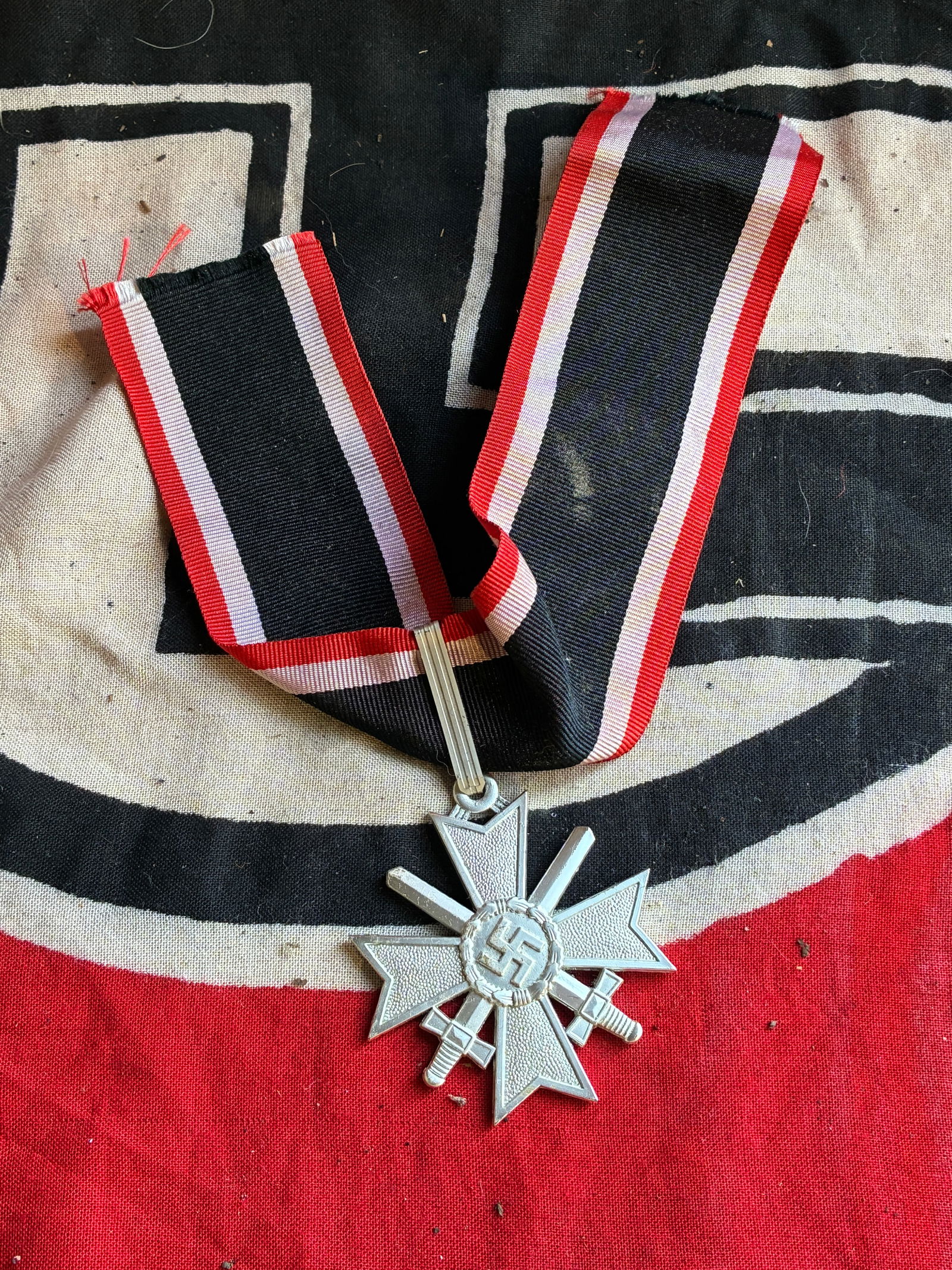 WW2 German Knight’s Cross of the War Merit Cross with Swords by Deschler & Son: WW2 German Knight’s Cross of the War Merit Cross with Swords by Deschler & Son. The heavy, die struck Knight’s Cross of the War Merit Cross is contained within its fitted blue leather case. The cr