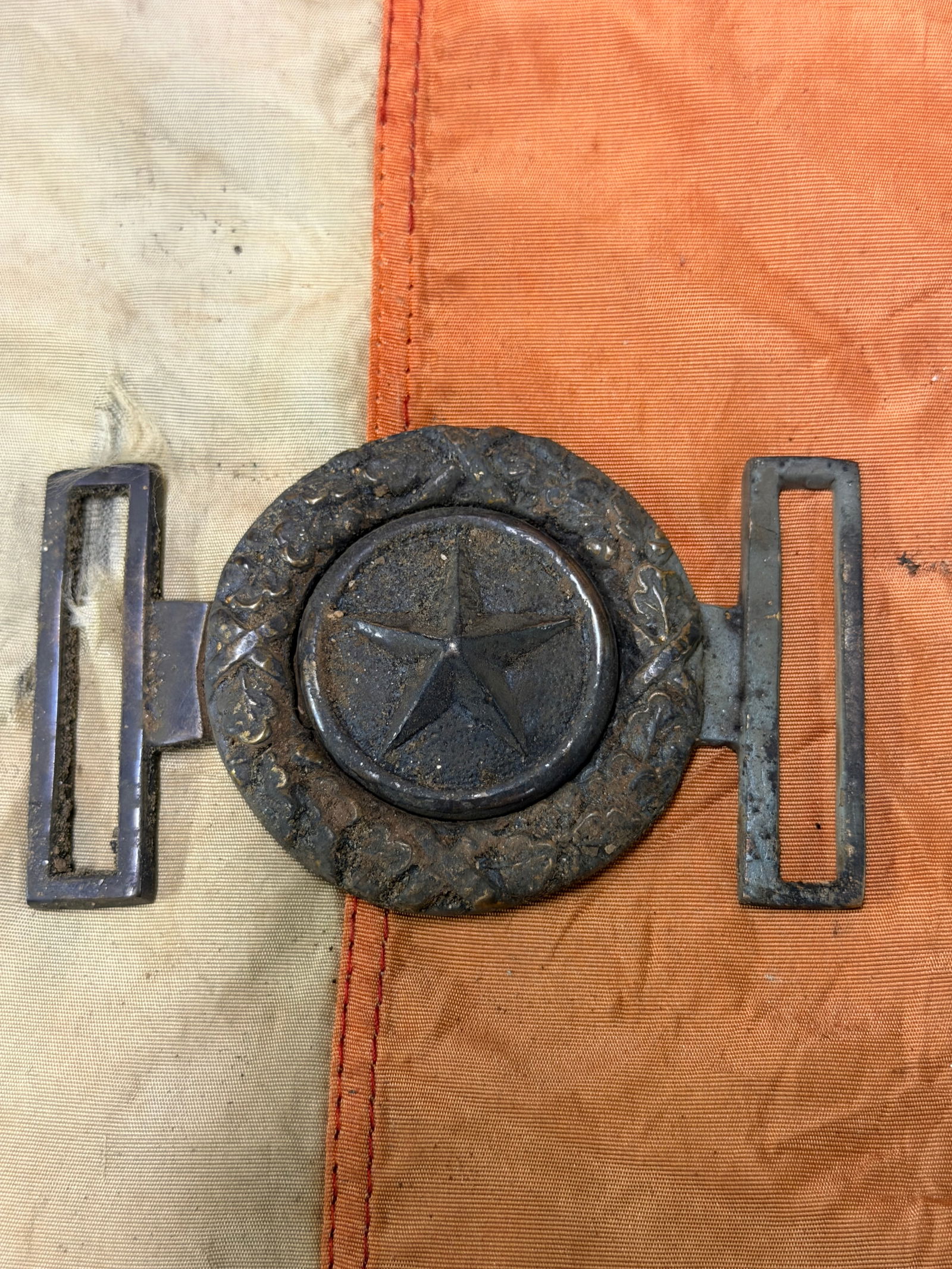 CIVIL WAR CONFEDERATE CSA TEXAS STAR 2-PIECE BELT PLATE BUCKLE: CIVIL WAR CONFEDERATE CSA TEXAS STAR 2-PIECE BELT PLATE BUCKLE. AN ULTRA RARE FIND. SHOWS GOOD WEAR AND USE WITH A BEAUTIFUL OVERALL PATINA. HAS A GREAT LOOK TO IT WITH AN EXCELLENT OVERALL EYE APPEAL