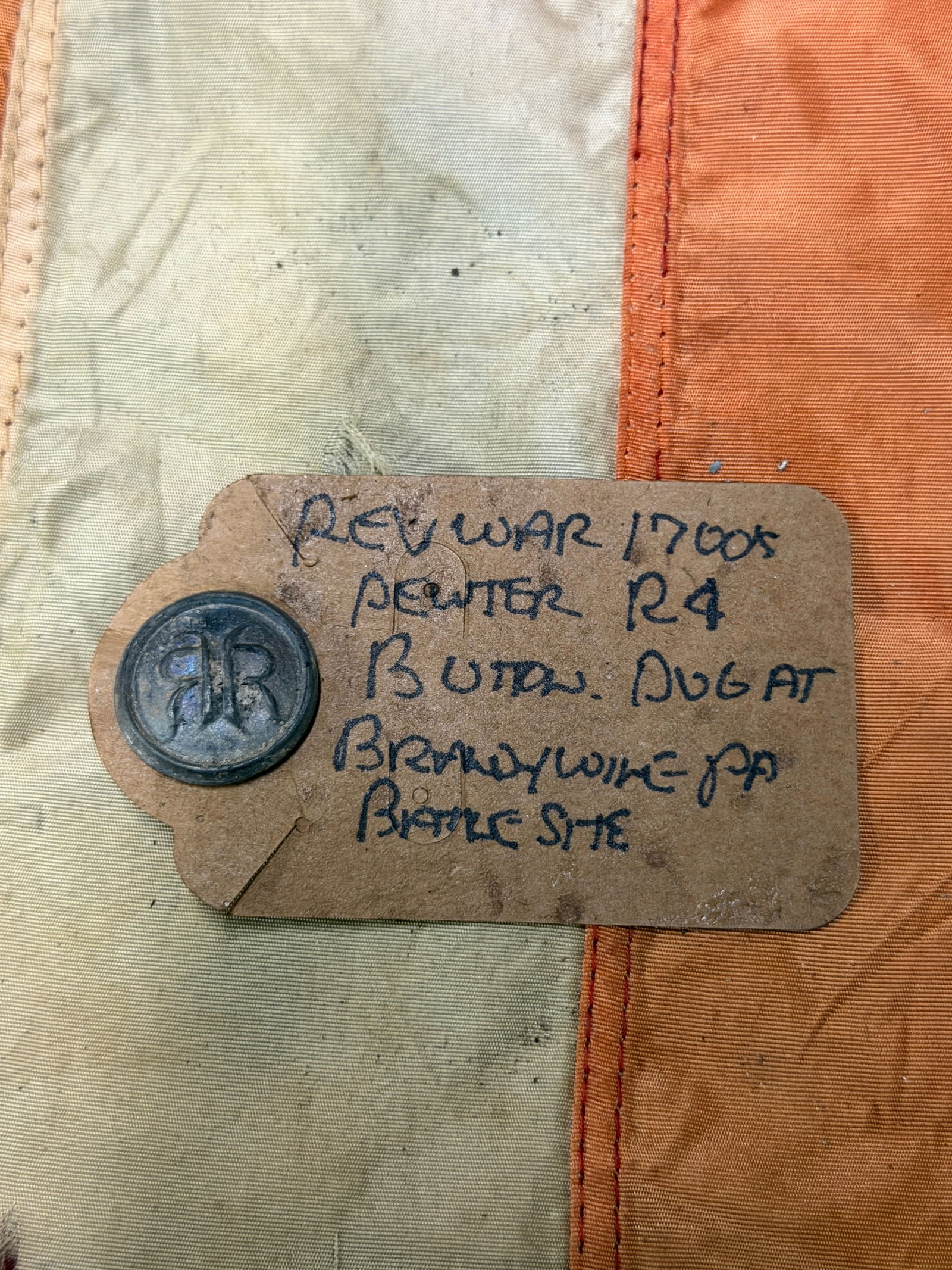 REVOLUTIONARY WAR "R.R." ROYAL RANGERS PEWTER RECOVERD BUTTON AT BRANDYWINE, PA BATTLE SITE: REVOLUTIONARY WAR "R.R." ROYAL RANGERS PEWTER RECOVERD BUTTON AT BRANDYWINE, PA BATTLE SITE. AN ULTRA RARE FIND. SHOWS GOOD WEAR AND USE WITH A BEAUTIFUL OVERALL PATINA. HAS A GREAT LOOK TO IT WITH AN