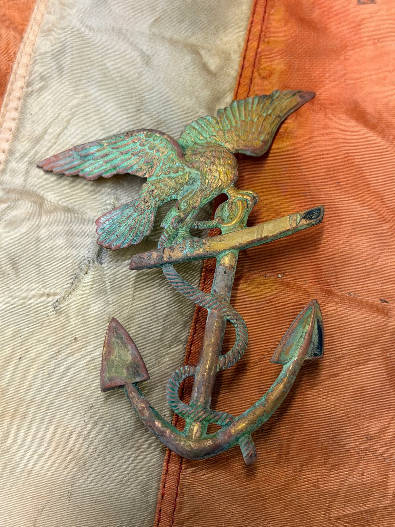 SCARCE CIVIL WAR PERIOD M1852 U.S. MARINE CORPS SHAKO HAT PLATE BADGE: SCARCE CIVIL WAR PERIOD M1852 U.S. MARINE CORPS SHAKO HAT PLATE BADGE. USMC SHAKO CAP INSIGNIA BADGE US MARINE CORPS EGA Well, at least the eagle and anchor. Shows good wear and use with a beautiful o