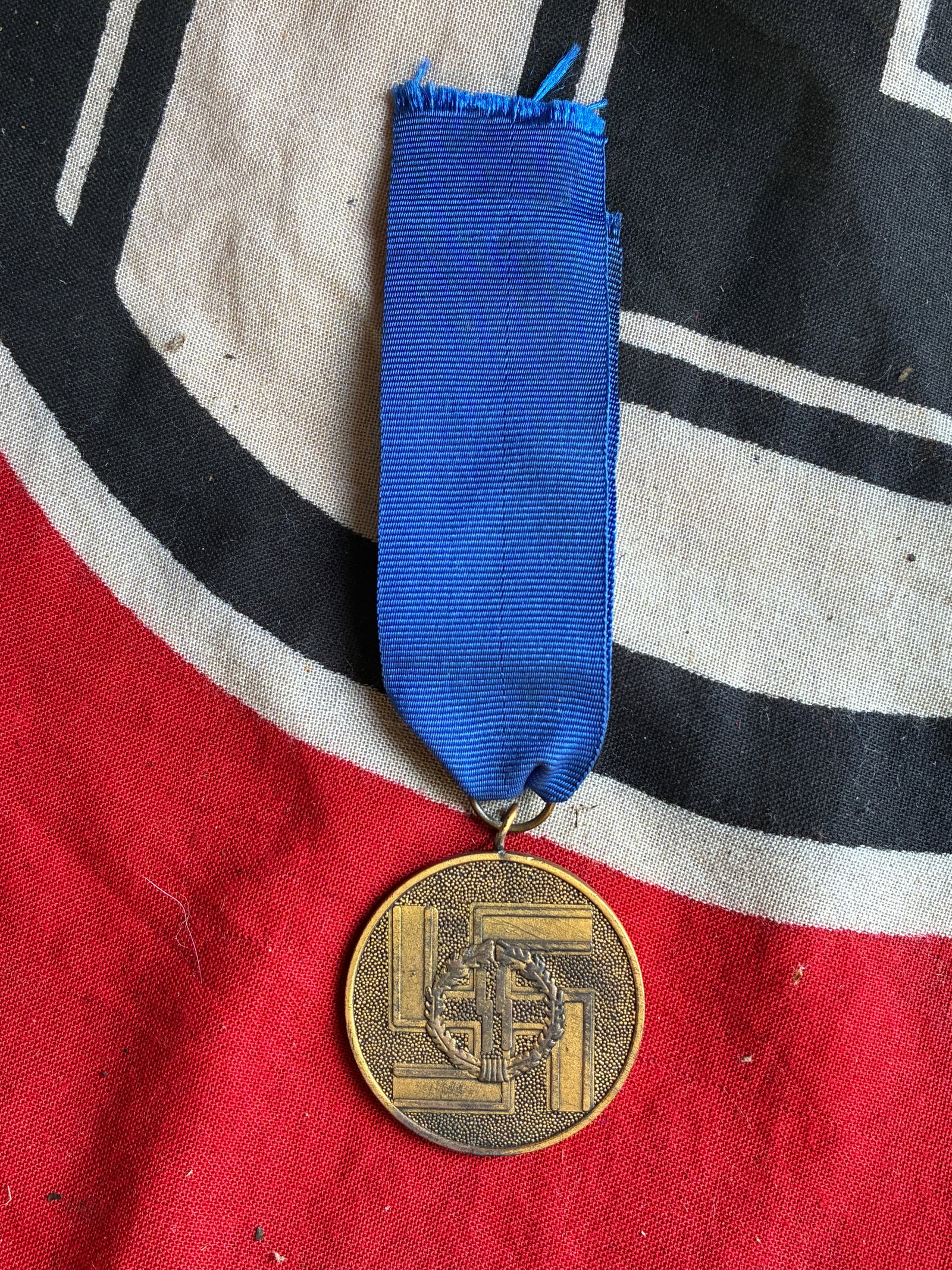 WW2 German SS 8 Year Long Service Medal: WW2 German SS 8 Year Long Service Medal. Mint example of the SS 8-year long service medal, beautiful condition, ready for the advanced display.