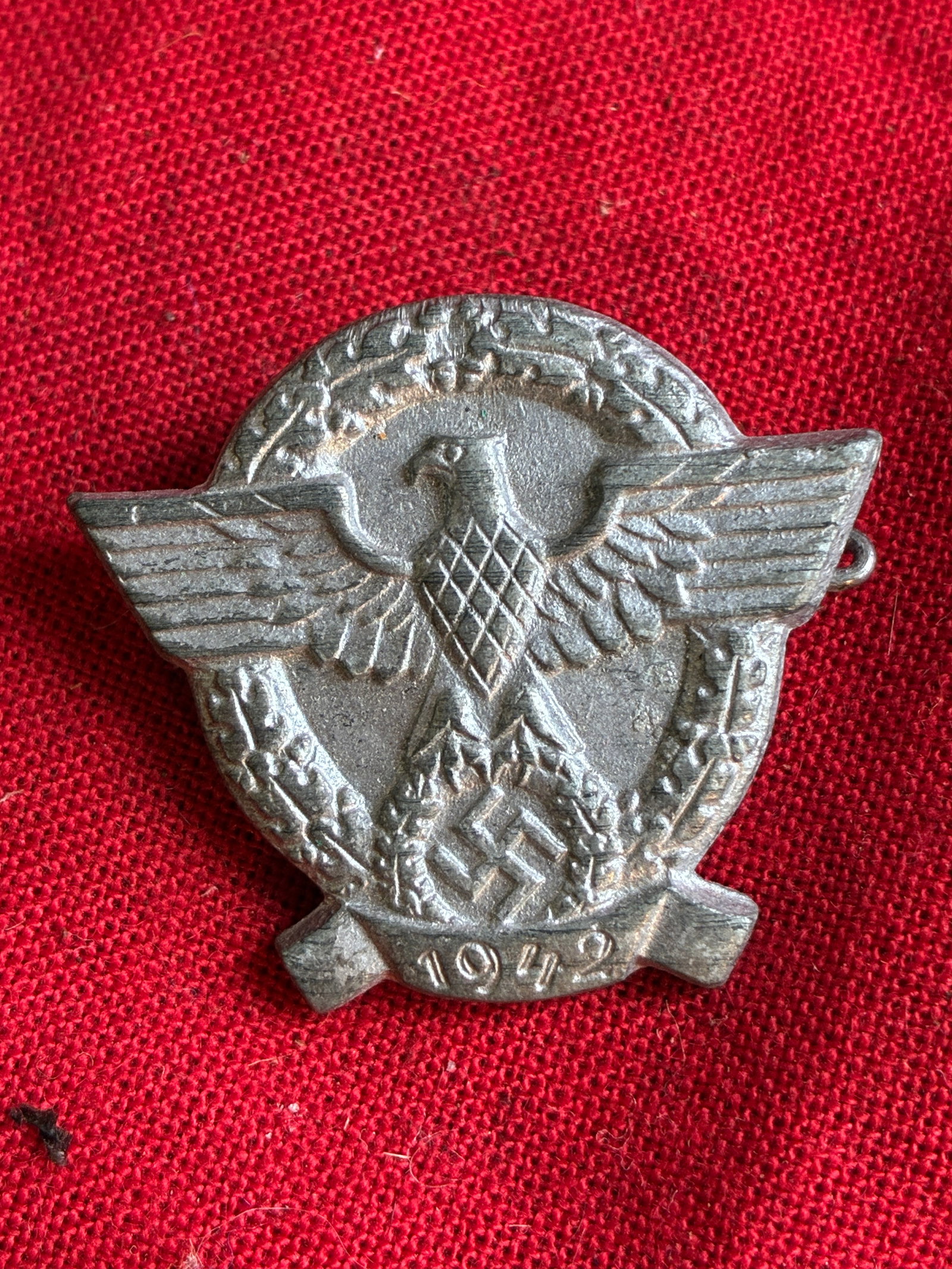 WW2 German 1942 German Police/Gendarmerie Membership Badge Marked 82: WW2 German 1942 German Police/Gendarmerie Membership Badge Marked 82. This was a badge given to police members to commemorate the Police Day Events in 1942.