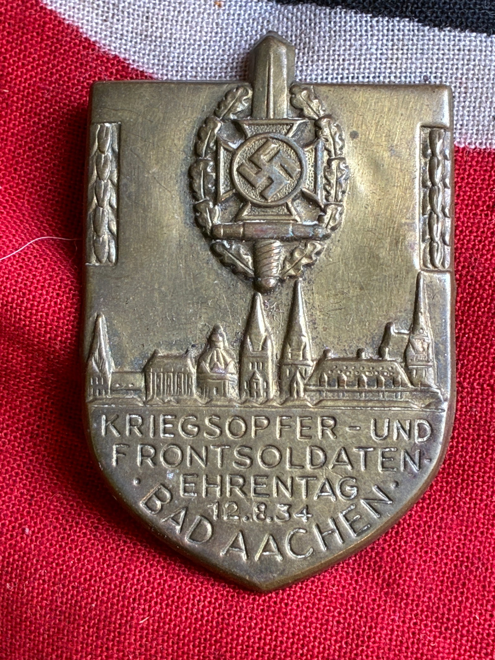 WW2 GERMAN NSKOV "WAR VICTIMS AND SOLDIERS FROM THE FRONT" COMMEMORATIVE BADGE: WW2 GERMAN NSKOV "WAR VICTIMS AND SOLDIERS FROM THE FRONT" COMMEMORATIVE BADGE. The NSKOV, "National Sozialistische Kriegsopferversorung" (National Socialist War-disabled-support [Organization]), was 