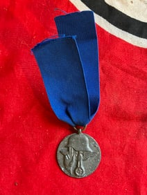 WW2 GERMAN MEDAL DEDICATED TO ADOLF HITLER WITH RIBBON