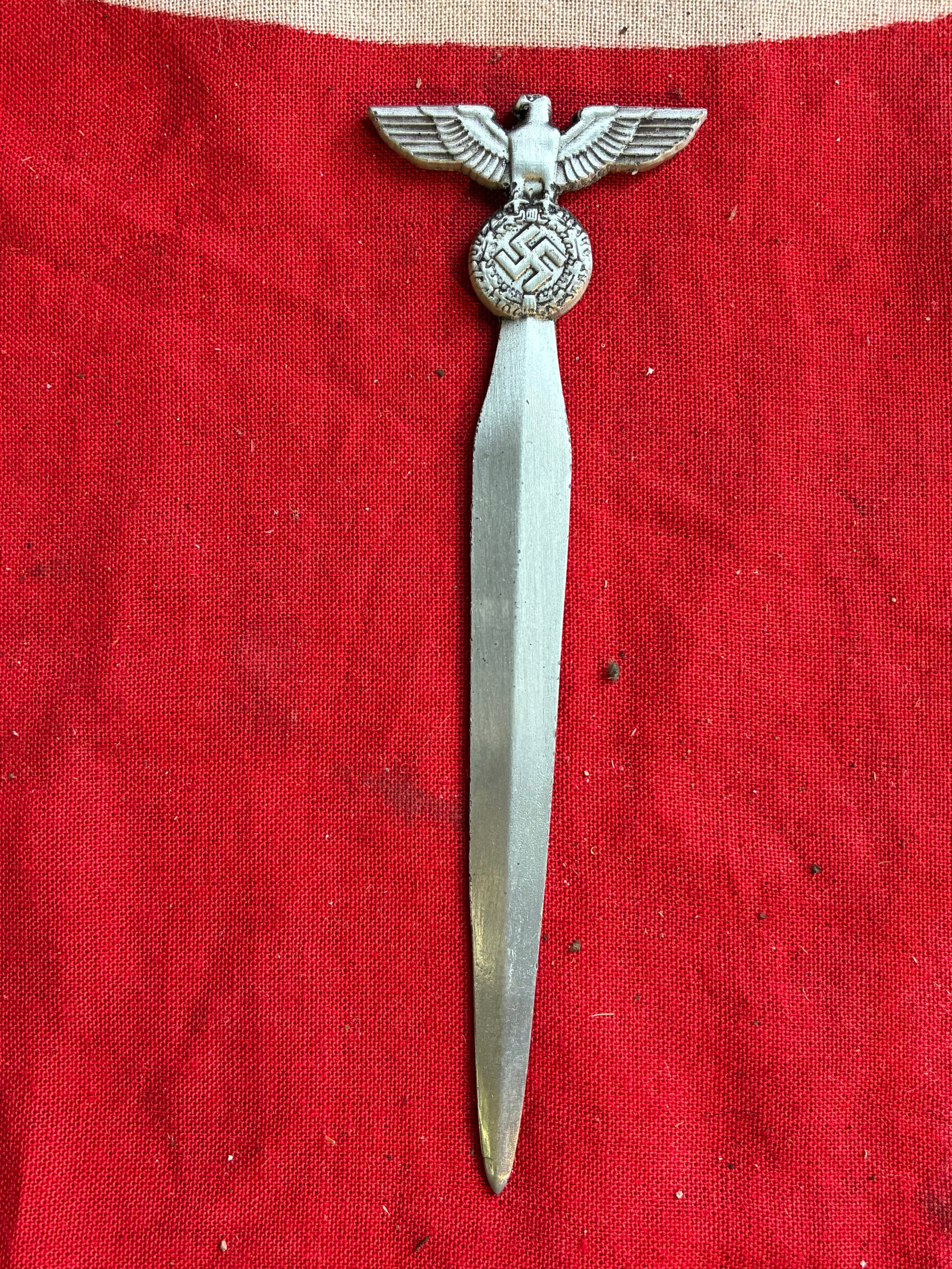 WW2 GERMAN WAFFEN SS OFFICER LETTER OPENER: WW2 GERMAN WAFFEN SS OFFICER LETTER OPENER. A VERY RARE FIND. SHOWS GOOD WEAR AND USE WITH A BEAUTIFUL OVERALL PATINA. PLEASE VIEW ALL DETAILED PICTURES. A RARE EXAMPLE OF THE TIME PERIOD.