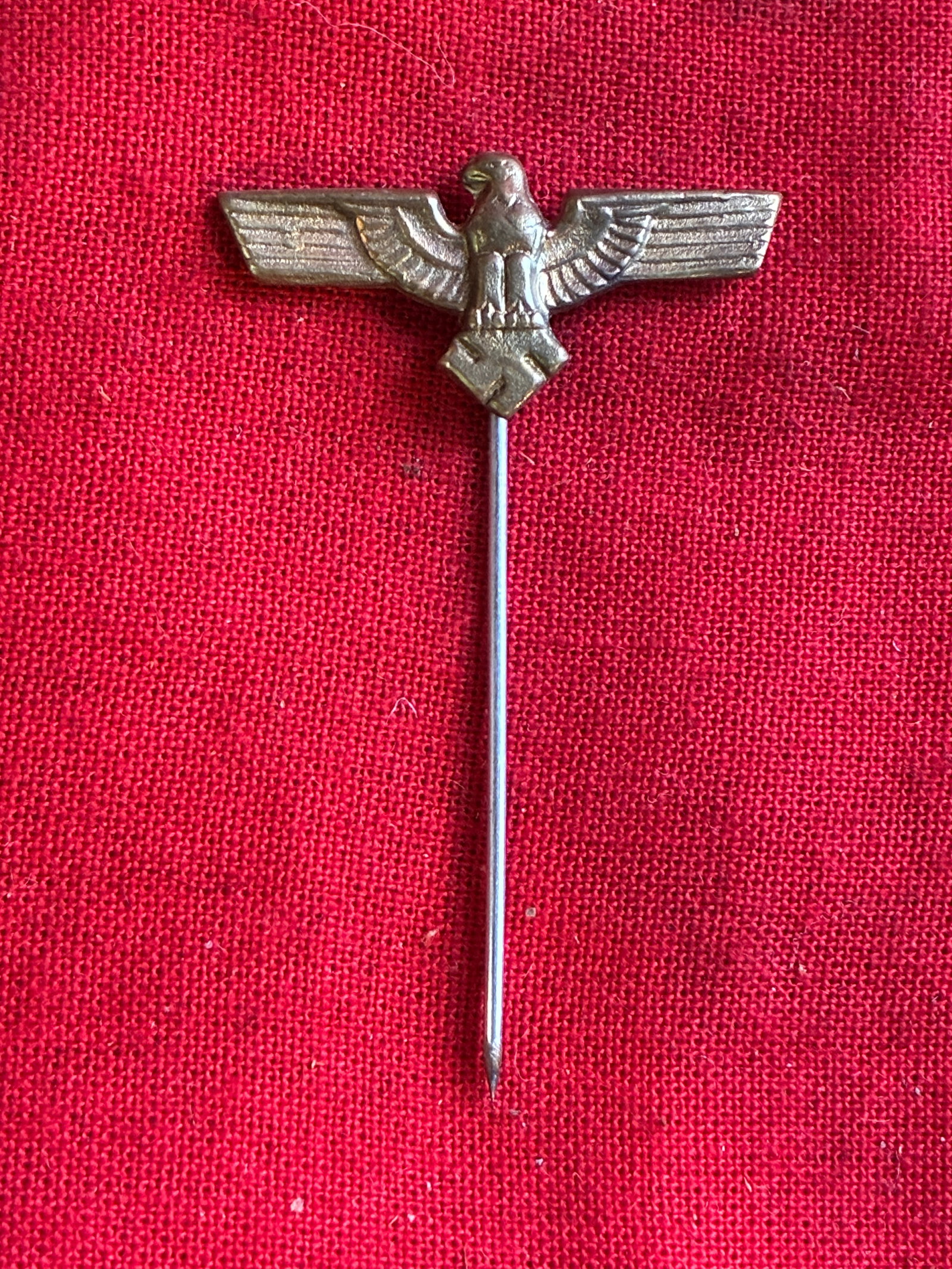 RARE WW2 GERMAN TENO EAGLE STICKPIN: RARE WW2 GERMAN TENO EAGLE STICKPIN. A RARE FIND. SHOWS GOOD WEAR AND USE WITH A BEAUTIFUL OVERALL PATINA. PLEASE VIEW ALL DETAILED PICTURES. A RARE EXAMPLE.