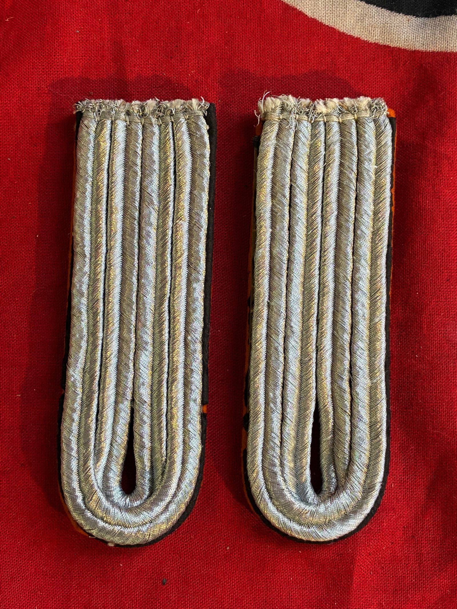 WW2 German Gendarmerie shoulder boards: WW2 German Gendarmerie shoulder boards. In mint overall shape and condition with a beautiful overall patina. Please view all detailed pictures. A rare find.