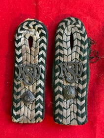 Pair of WW2 German Reichsfinanzverwaltung (Customs Service) ZollAssistent Ausserplanmassig Shoulder