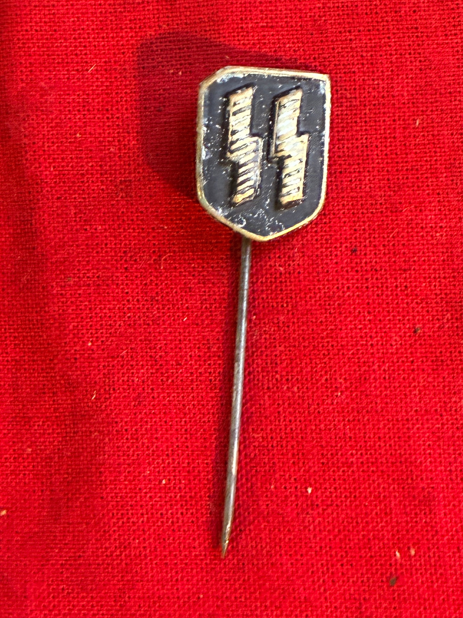 WW2 GERMAN WAFFEN-SS TUNIC STICKPIN: WW2 GERMAN WAFFEN-SS TUNIC STICKPIN. A RARE FIND. SHOWS GOOD WEAR AND USE WITH A BEAUTIFUL OVERALL PATINA.