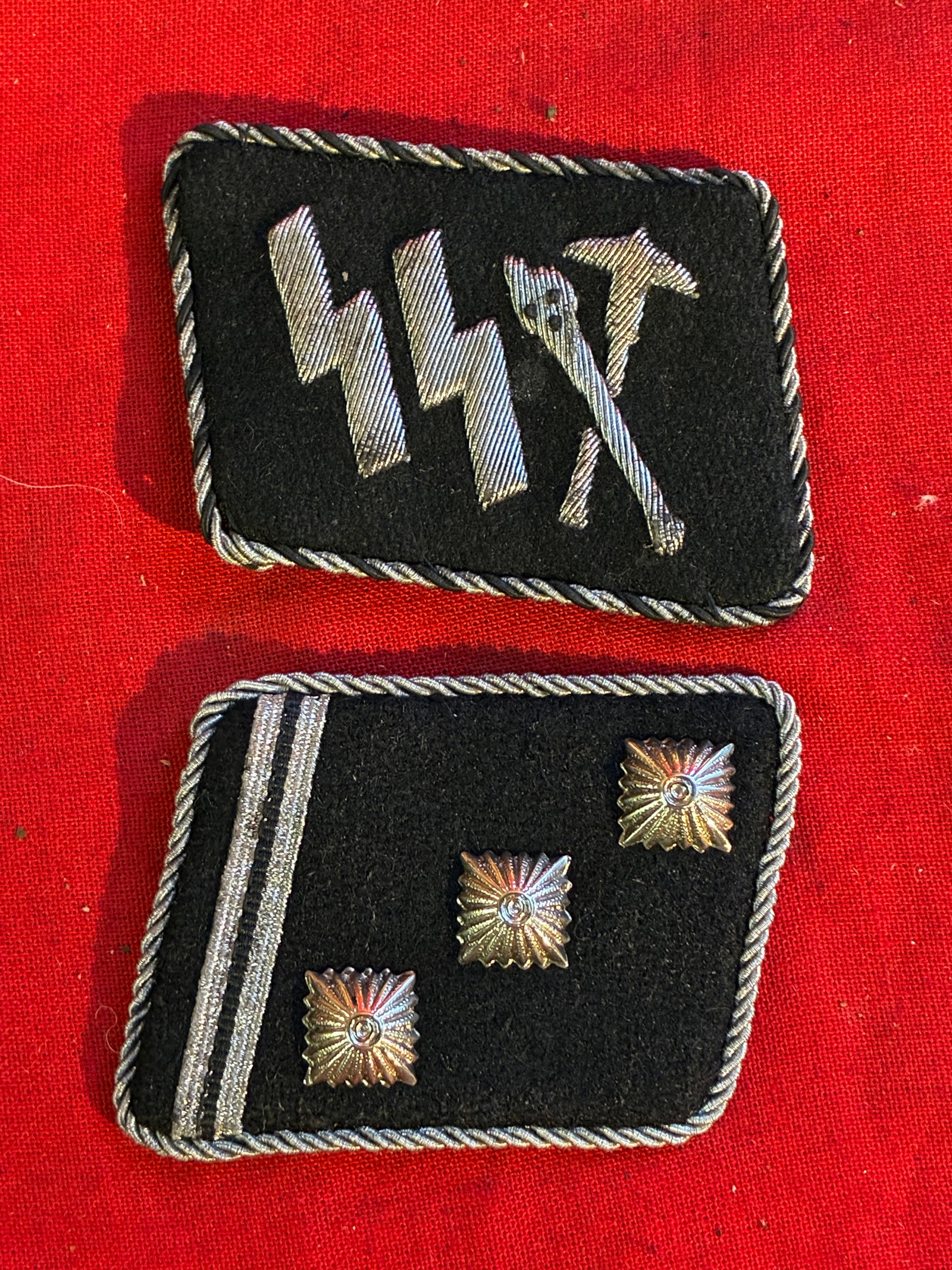 PAIR OF WW2 GERMAN WAFFEN SS COLLAR TABS WITH RZM PAPER TAG: PAIR OF WW2 GERMAN WAFFEN SS COLLAR TABS WITH RZM PAPER TAG. SHOWS GOOD WEAR AND USE AND A BEAUTIFUL OVERALL PATINA. PLEASE VIEW ALL DETAILED PICTURES.