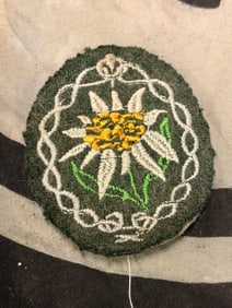 WWII German Army (Heer) MOUNTAIN TROOP SLEEVE EDELWEISS. (Gebirgsjäger Edelweiss Ärmelabzeichen)