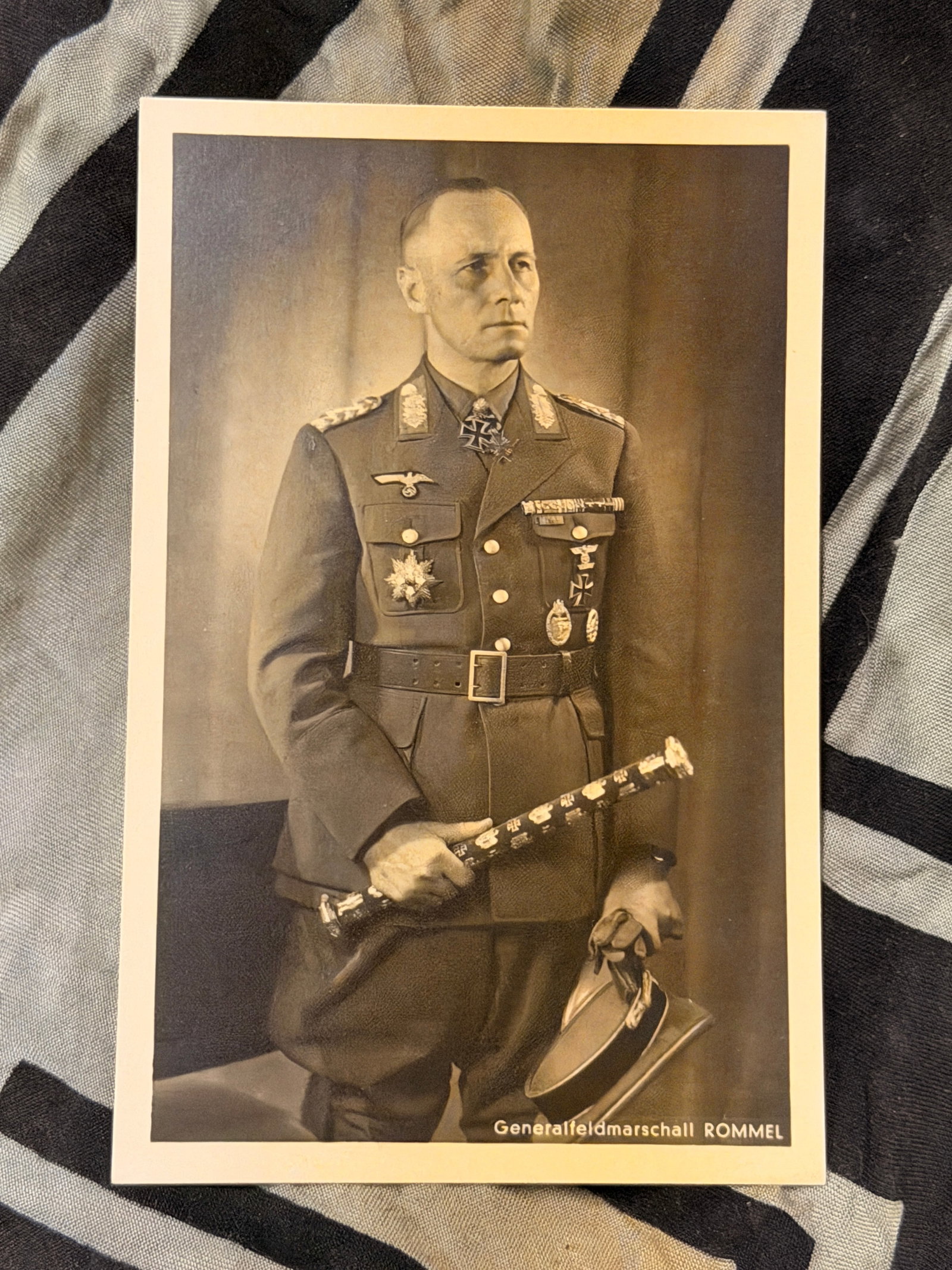WW2 German 1941 Marchal Erwin Johannes Eugen Rommel Postcard: WW2 German 1941 Marchal Erwin Johannes Eugen Rommel Postcard. A very rare find. Unused condition. Was brought back home by a vet. A very rare example of the time period.
