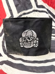 WW2 GERMAN TOTENKOPF ARMBAND WITH DEATH'S HEAD INSIGNIA AND RZM PAPER TAG