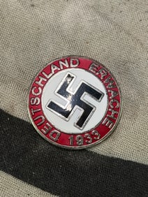 WW2 GERMAN NSDAP PARTY "DEUTSCHLAND ERWACHE" LAPEL ENAMELED PIN BY RZM M1/129