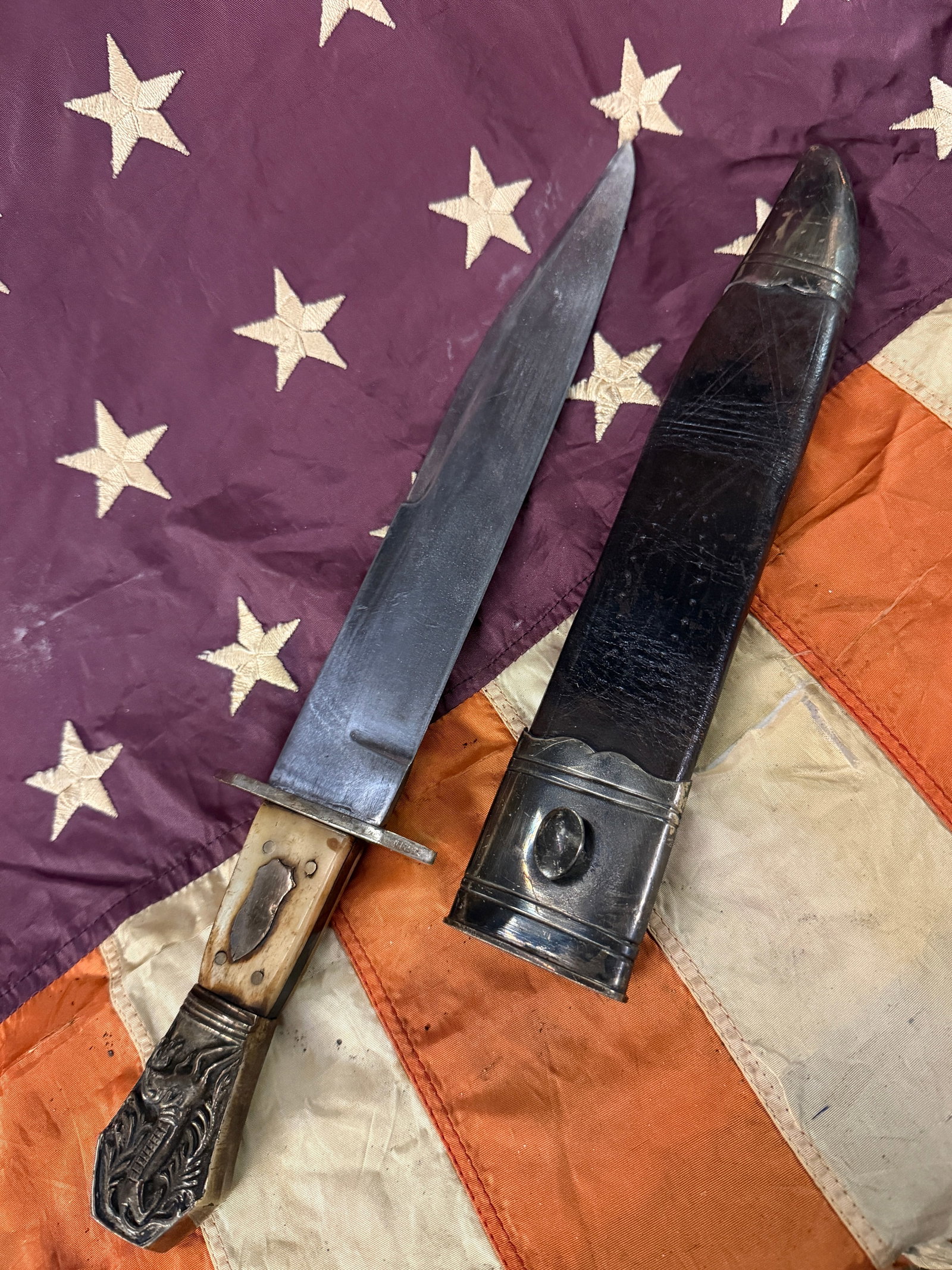 EVANS & CO. 12 OLD FISH ST. LONDON 1800'S ALLIGATOR HORSE HANLDE CLIP POINT BOWIE KNIFE WITH SHEATH: EVANS & CO. 12 OLD FISH ST. LONDON 1800'S ALLIGATOR HORSE HANLDE CLIP POINT BOWIE KNIFE WITH SHEATH. AN ULTRA RARE FIND. SHOWS GOOD WEAR AND USE WITH A BEAUTIFUL OVERALL PATINA. HAS A GREAT LOOK TO IT